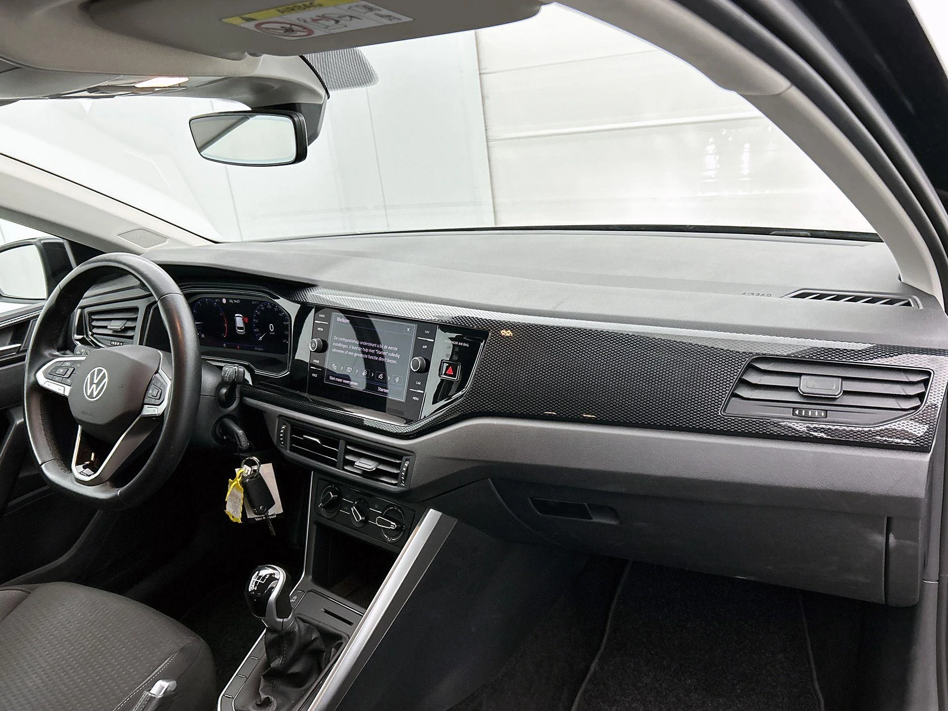 Volkswagen-Polo-image-15