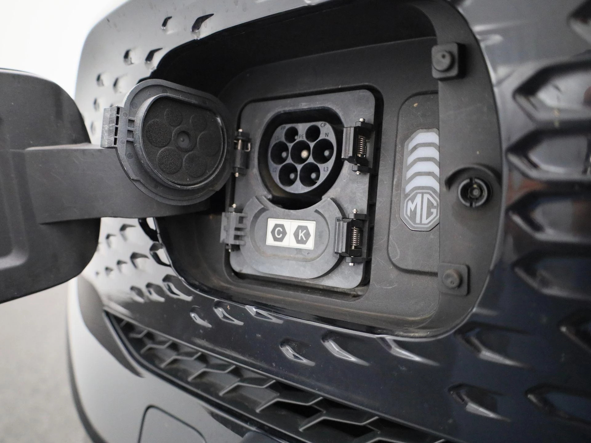 MG ZS EV Long Range Luxury 70 kWh