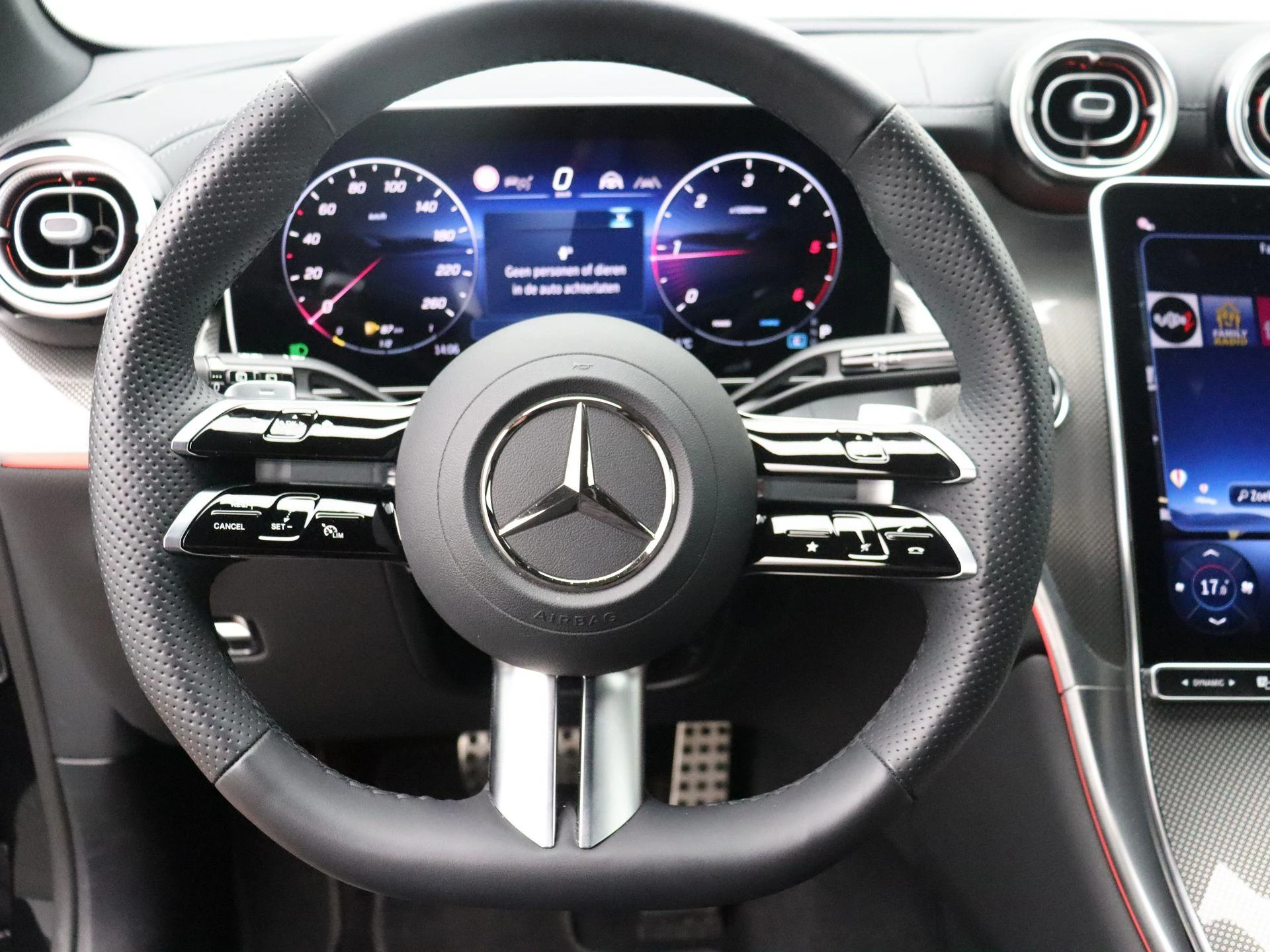 Mercedes-Benz-GLC-image-15