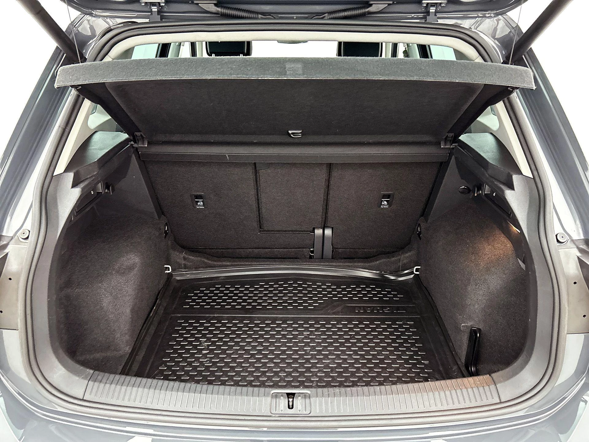 Volkswagen-Tiguan-image-14