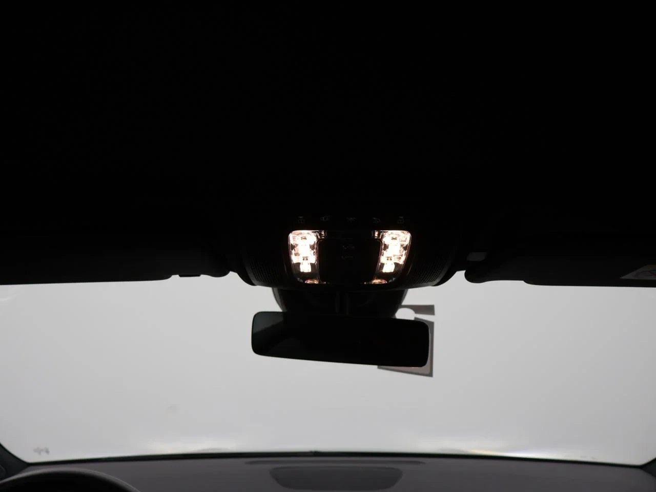 Mercedes-Benz-EQA-image-15