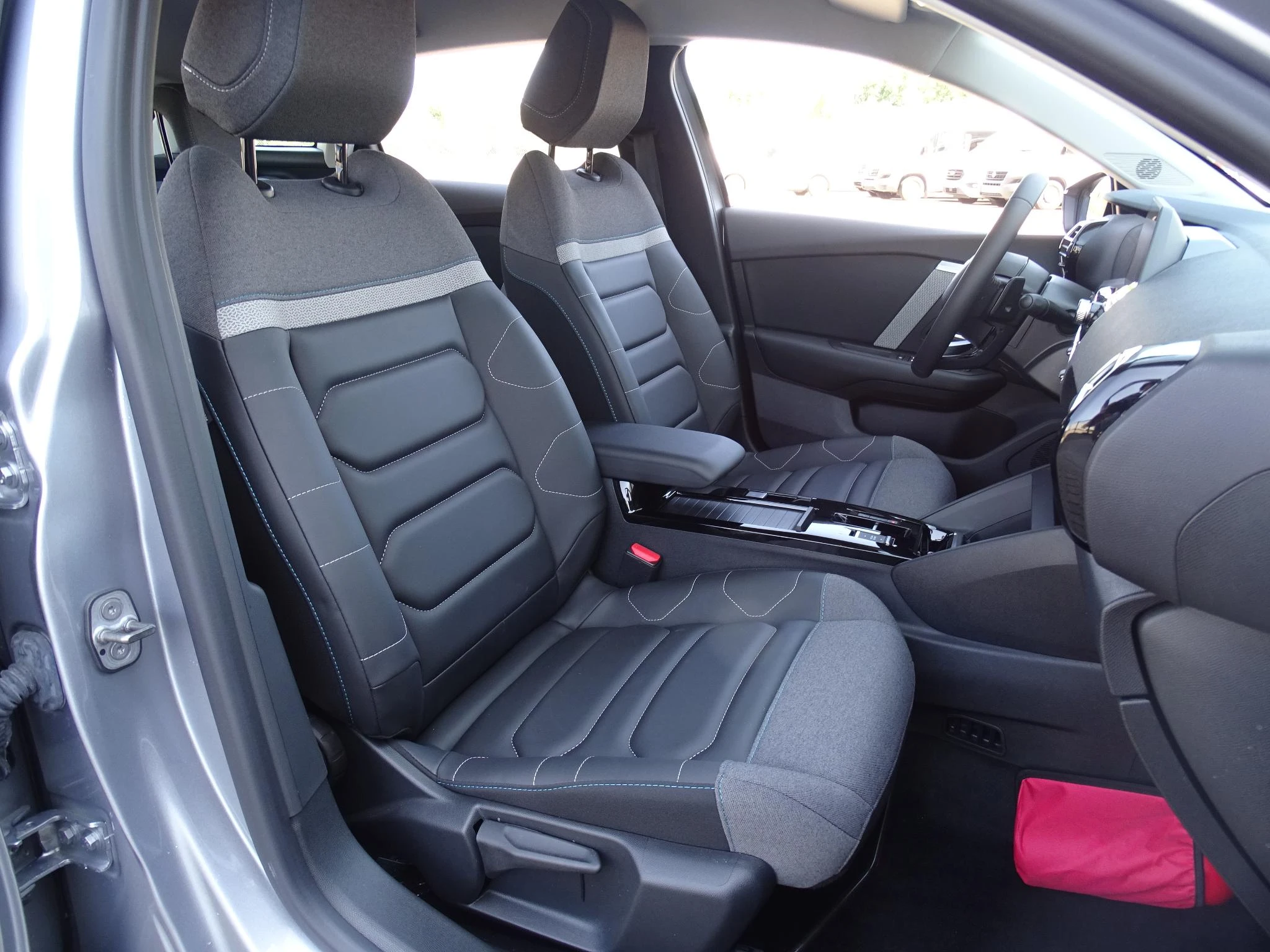 Citroën C4 1.2 Hybride 136 ë-DCS6 BUSINESS EDITION