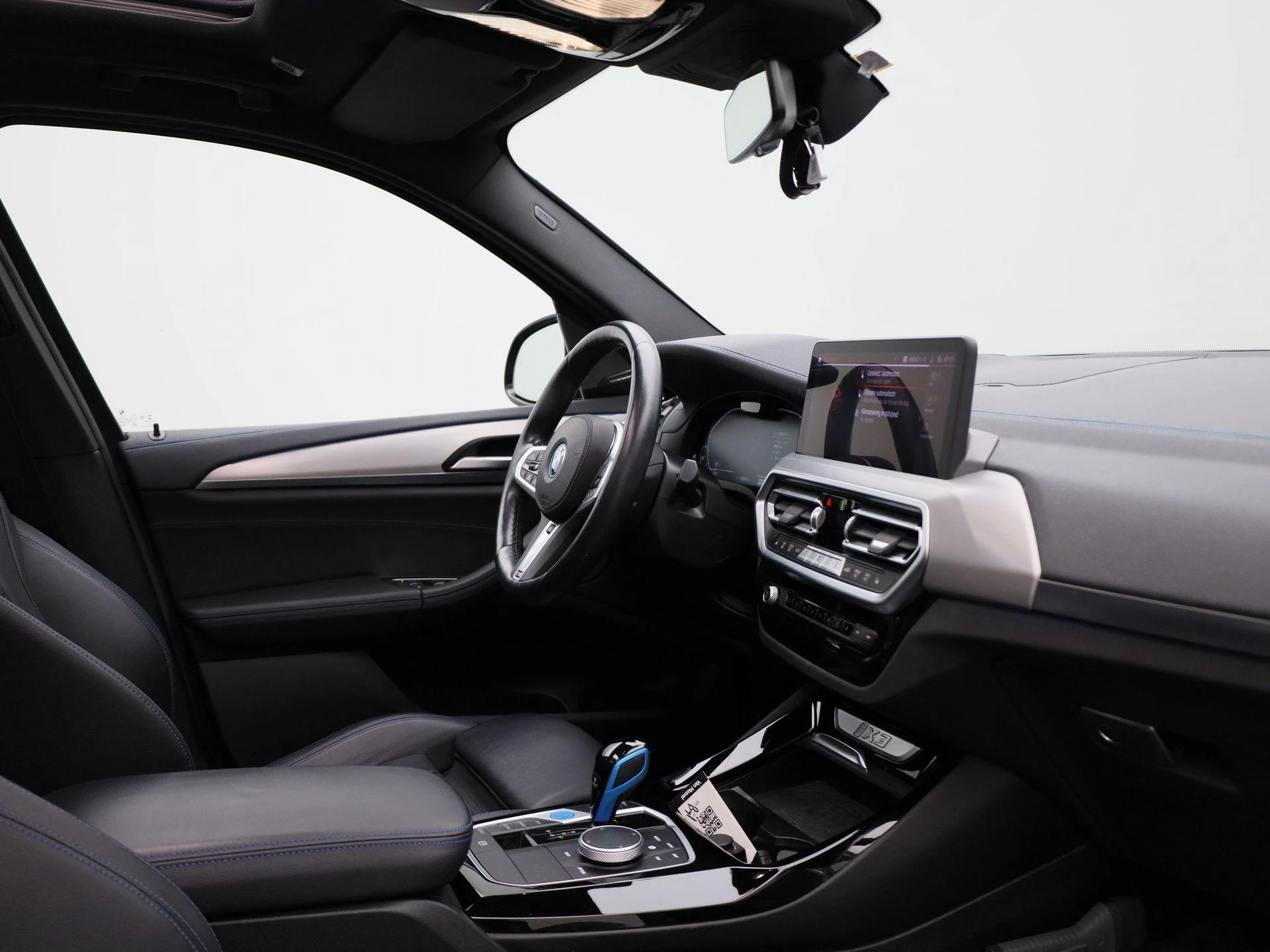 BMW-iX3-image-38