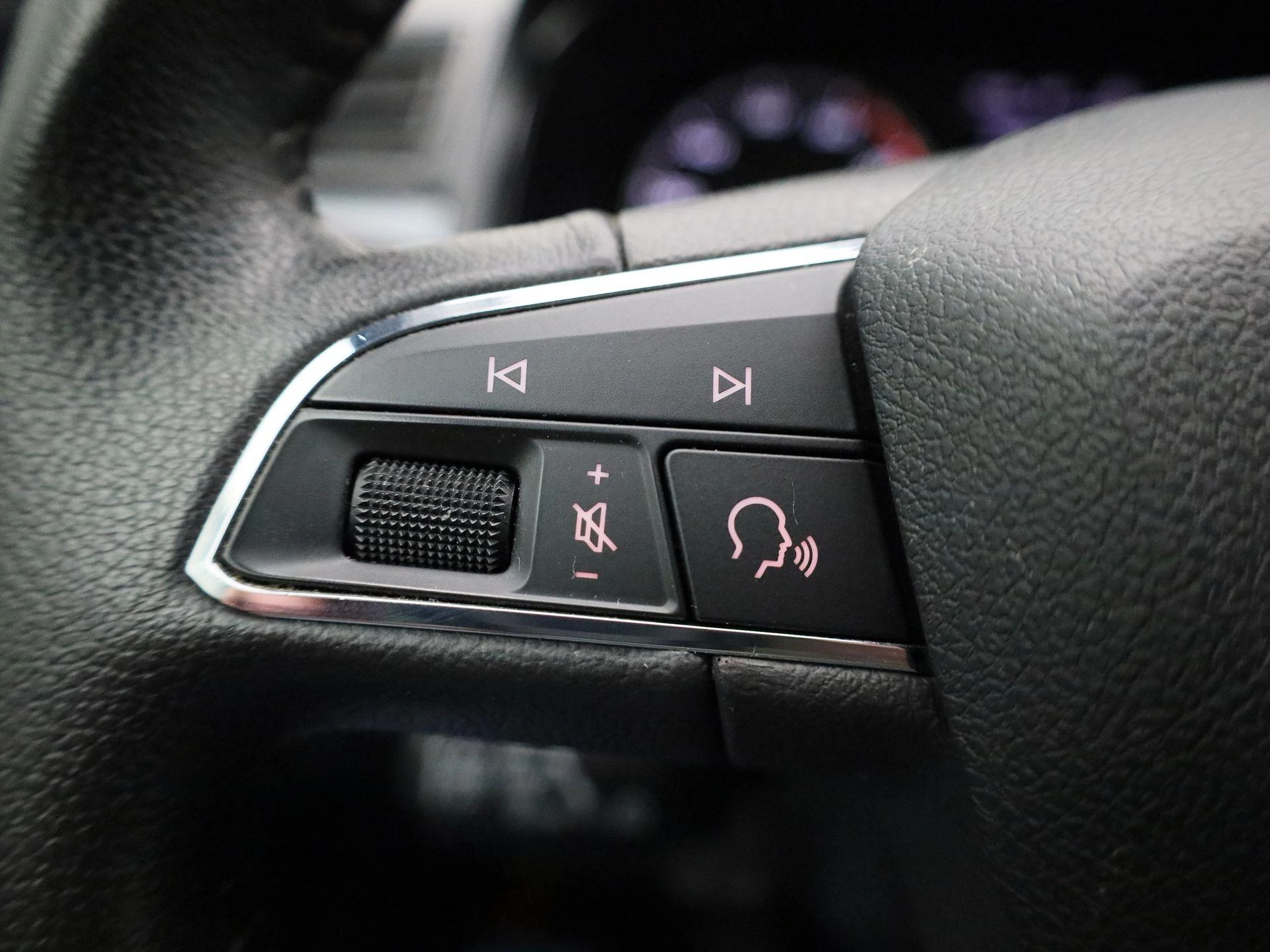 SEAT-Arona-image-16