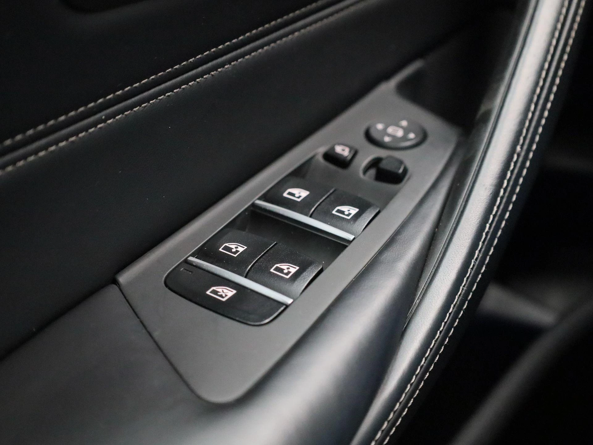 BMW-5 Serie-image-29