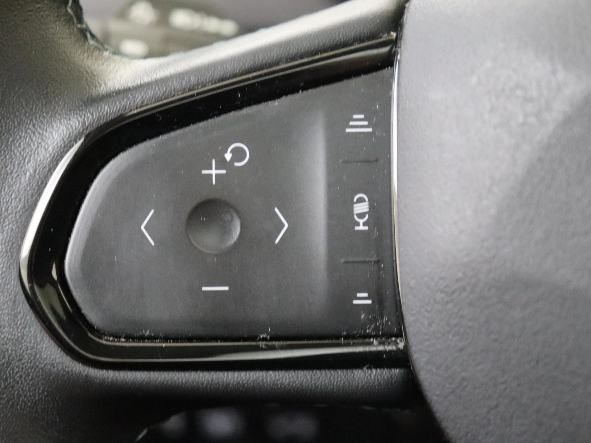 Lynk & Co-01-image-12