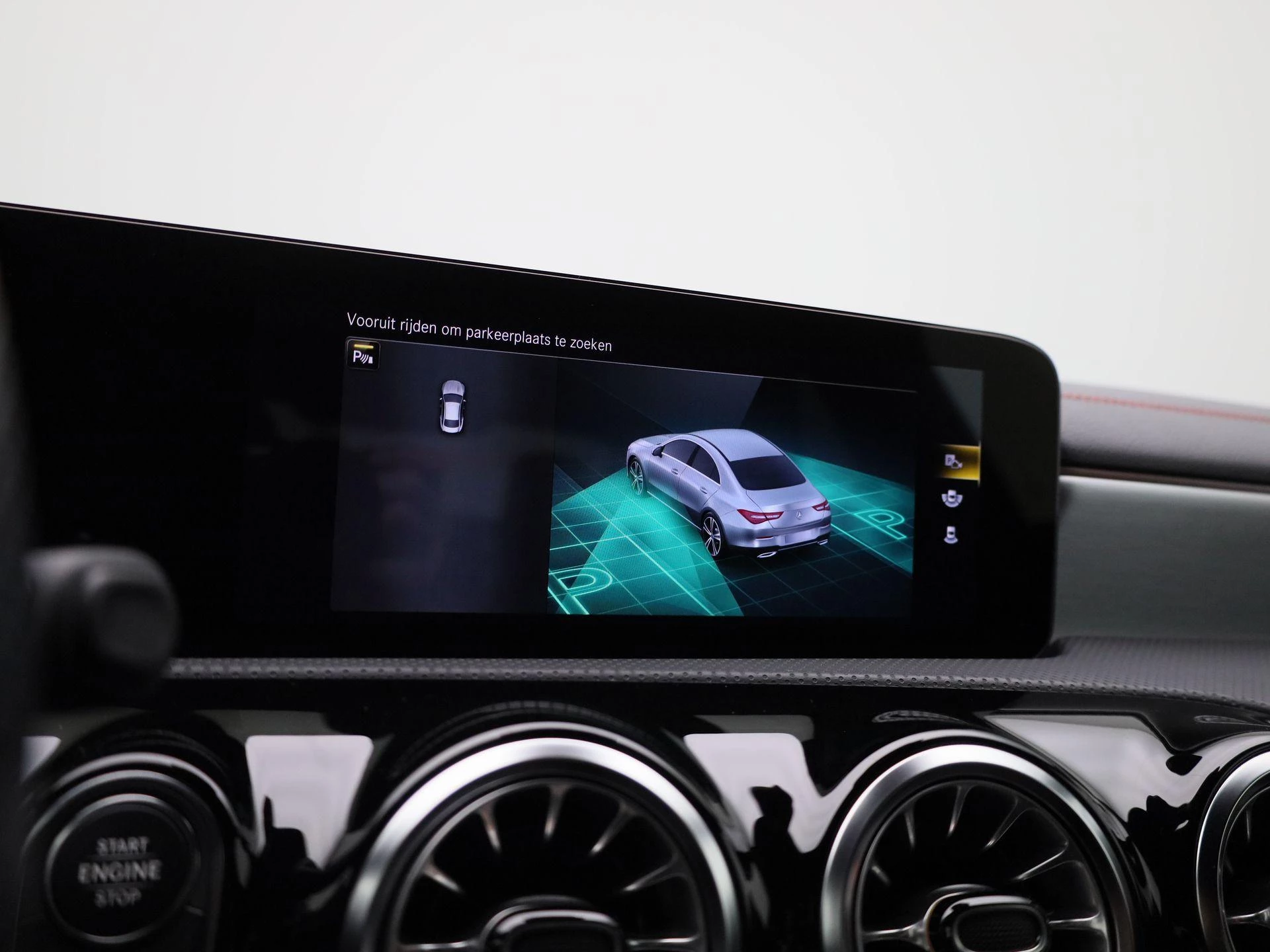 Mercedes-Benz-CLA-image-27