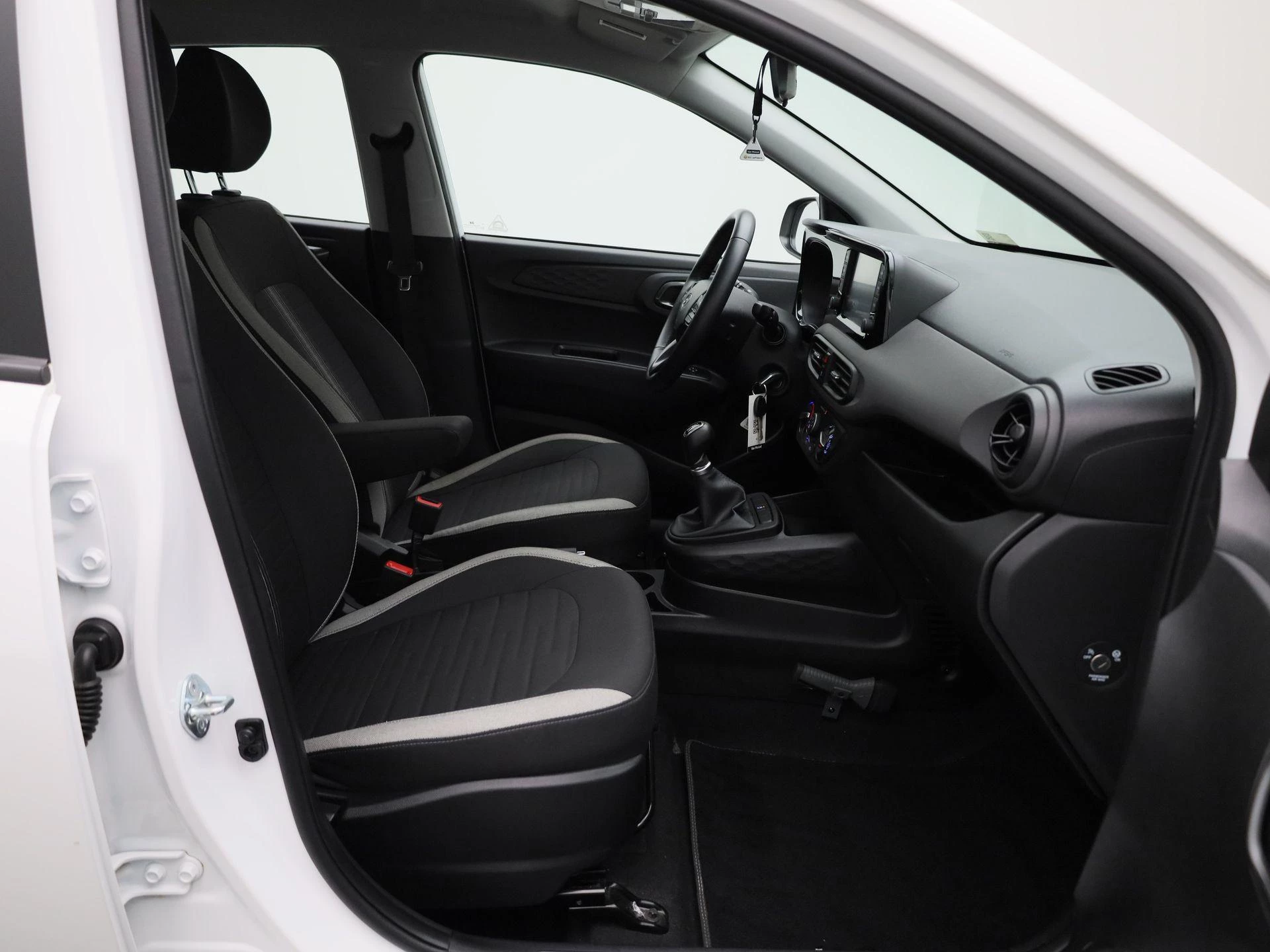 Hyundai-i10-image-27
