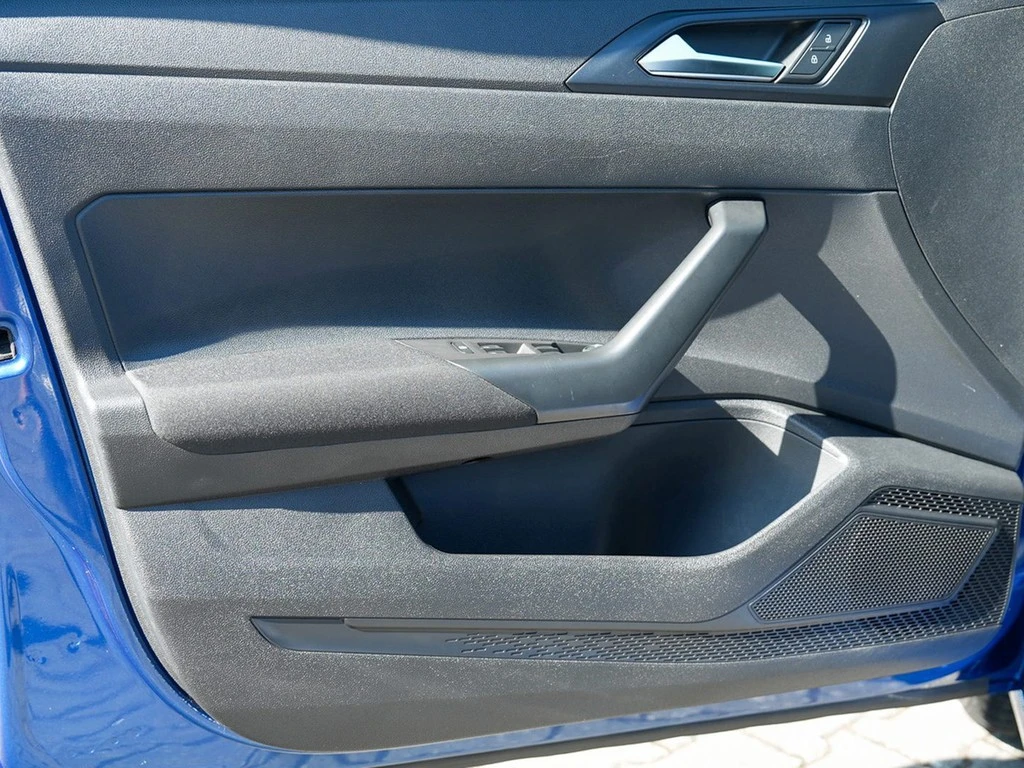 Volkswagen-Polo-image-17