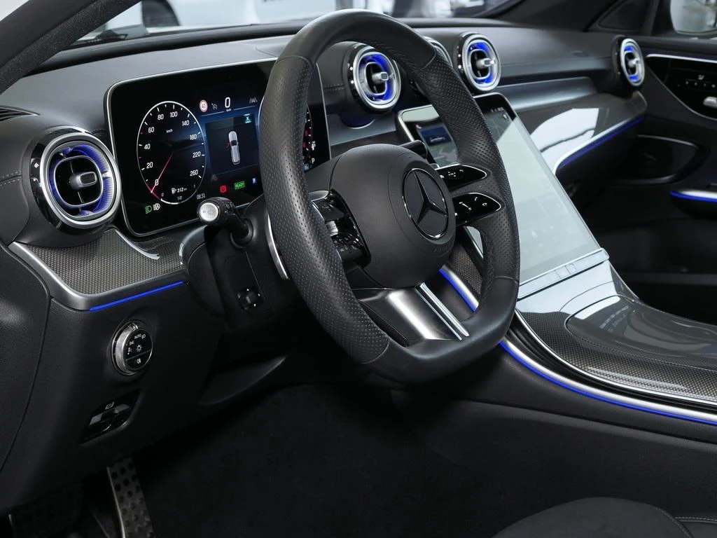 Mercedes-Benz-C-Klasse 300-image-9