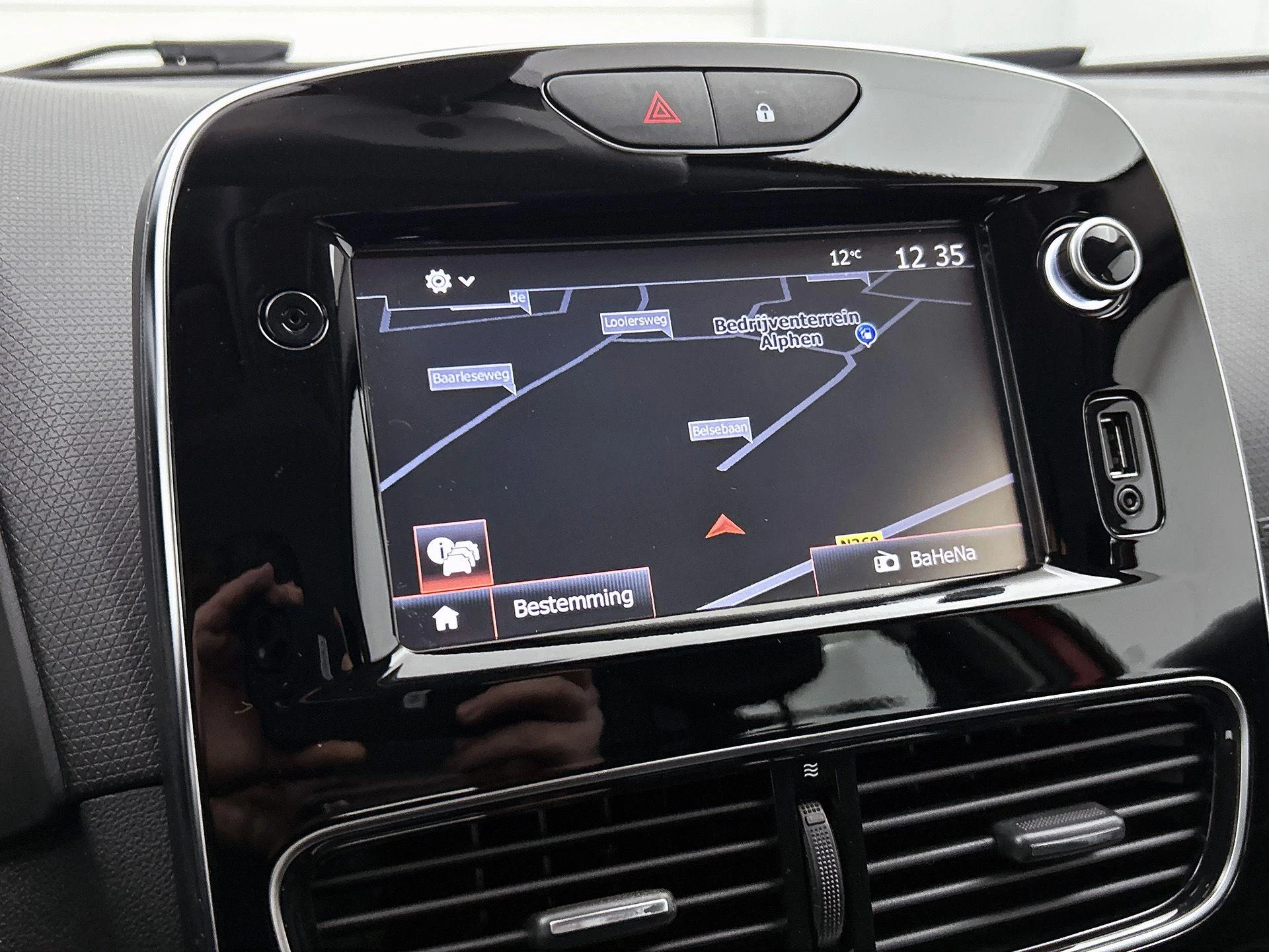 Renault-Clio-image-6