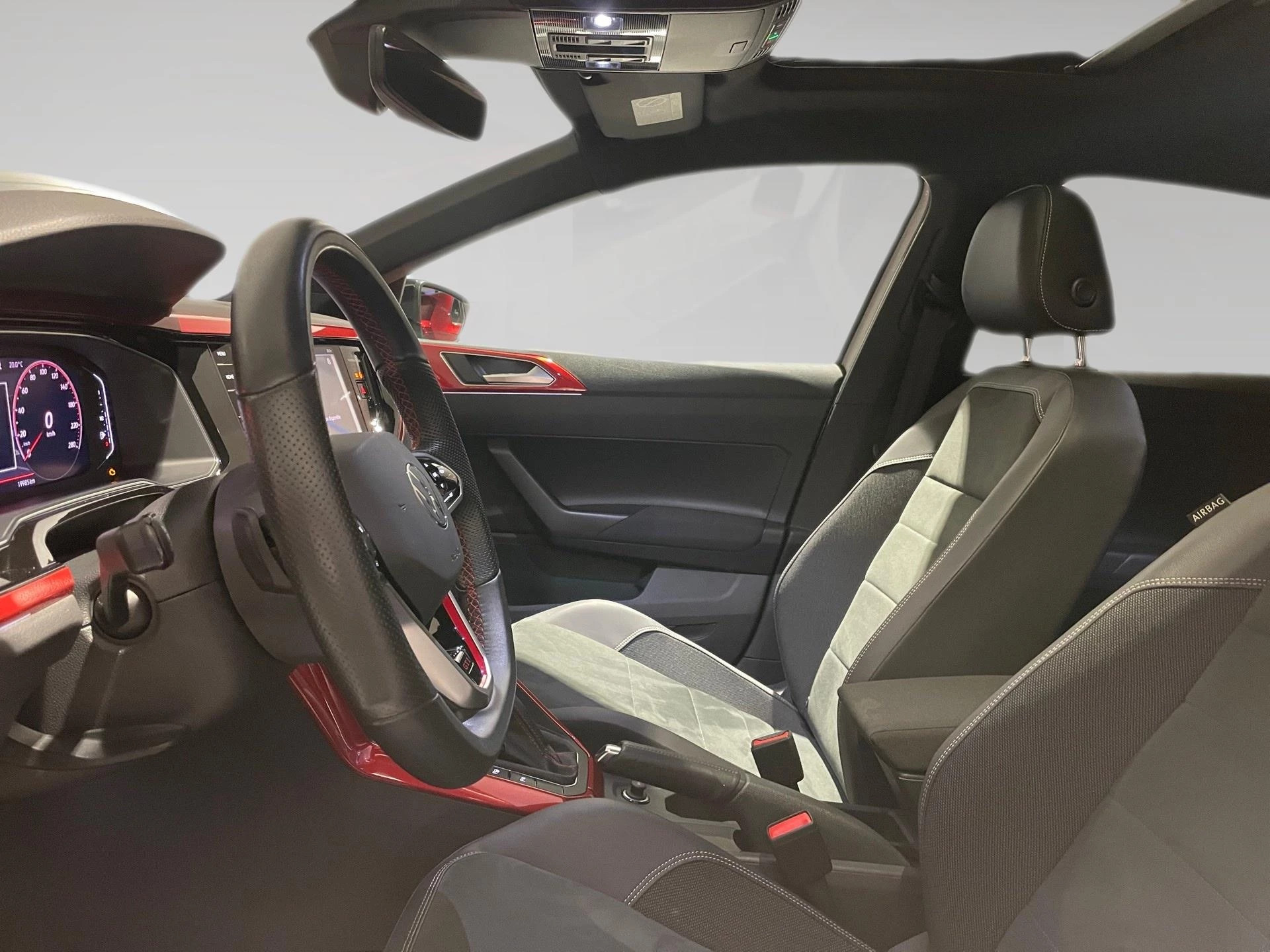 Volkswagen-Polo-image-3