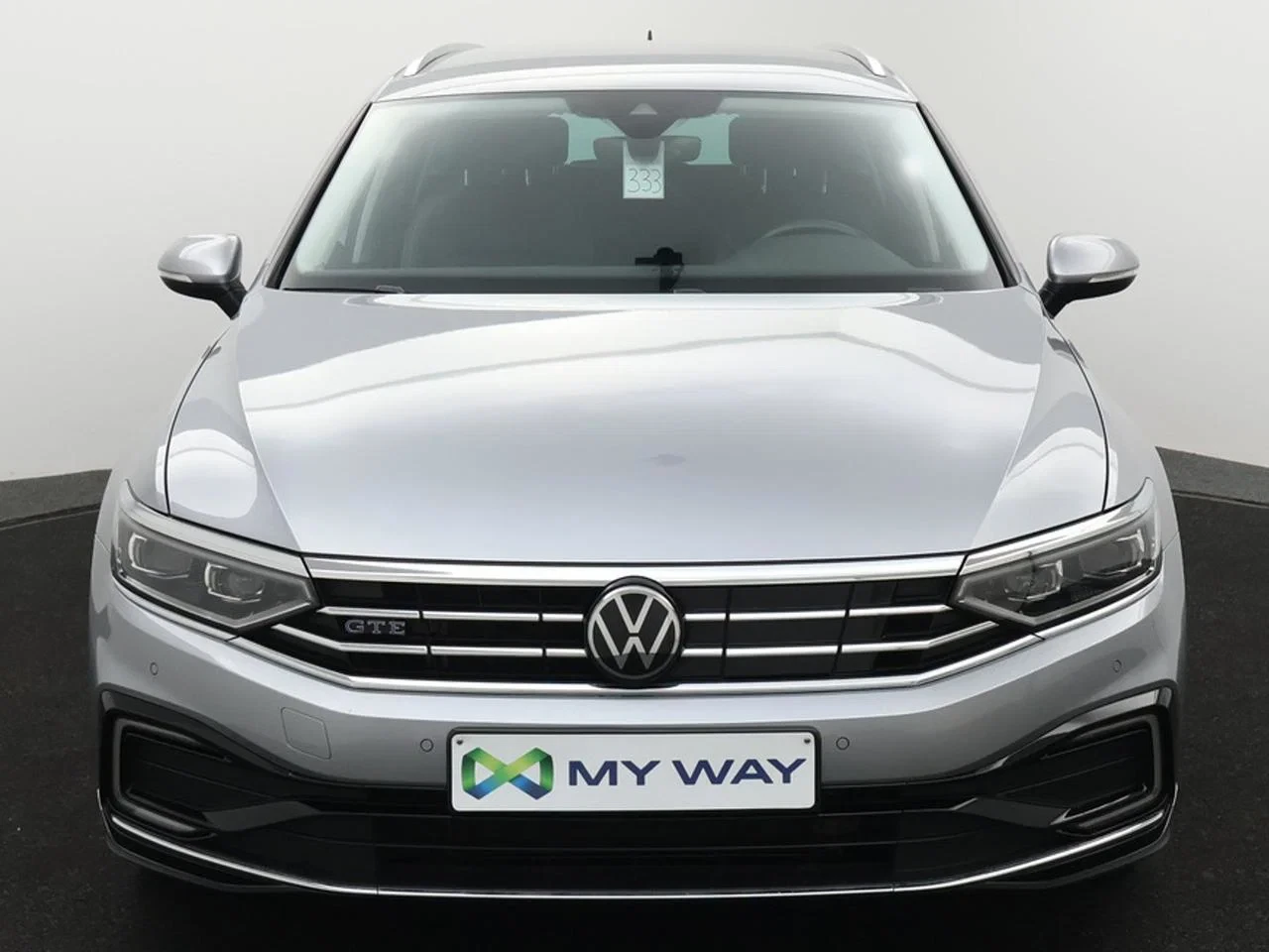 Volkswagen-Passat-image-1