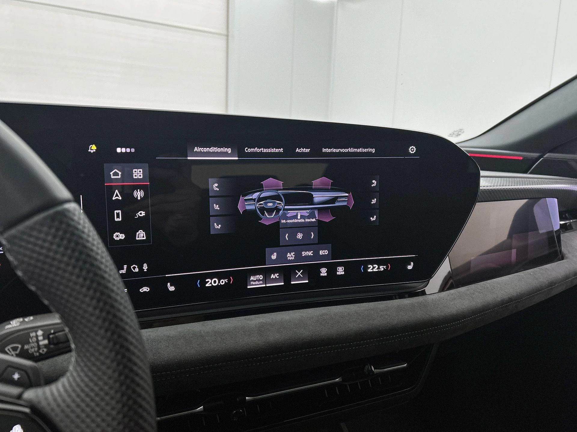 Audi-A6 Avant e-tron-image-25