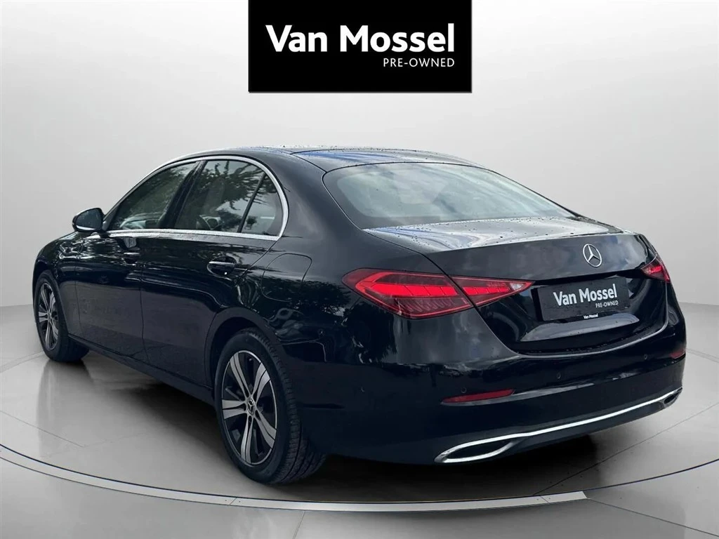 Mercedes-Benz-C-Klasse-image-6