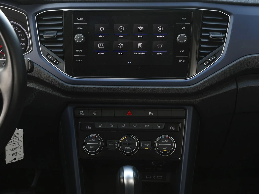 Volkswagen-T-Roc-image-11