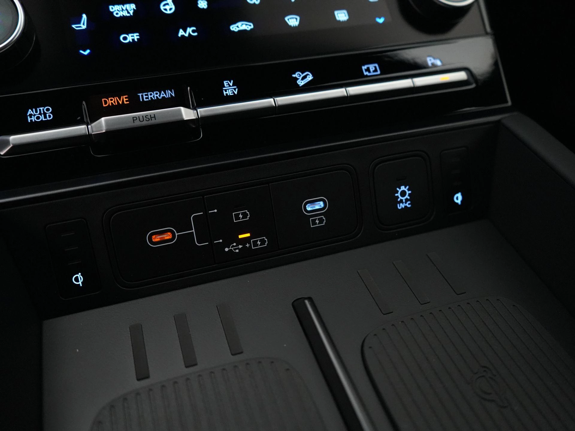Hyundai-Santa Fe-image-16