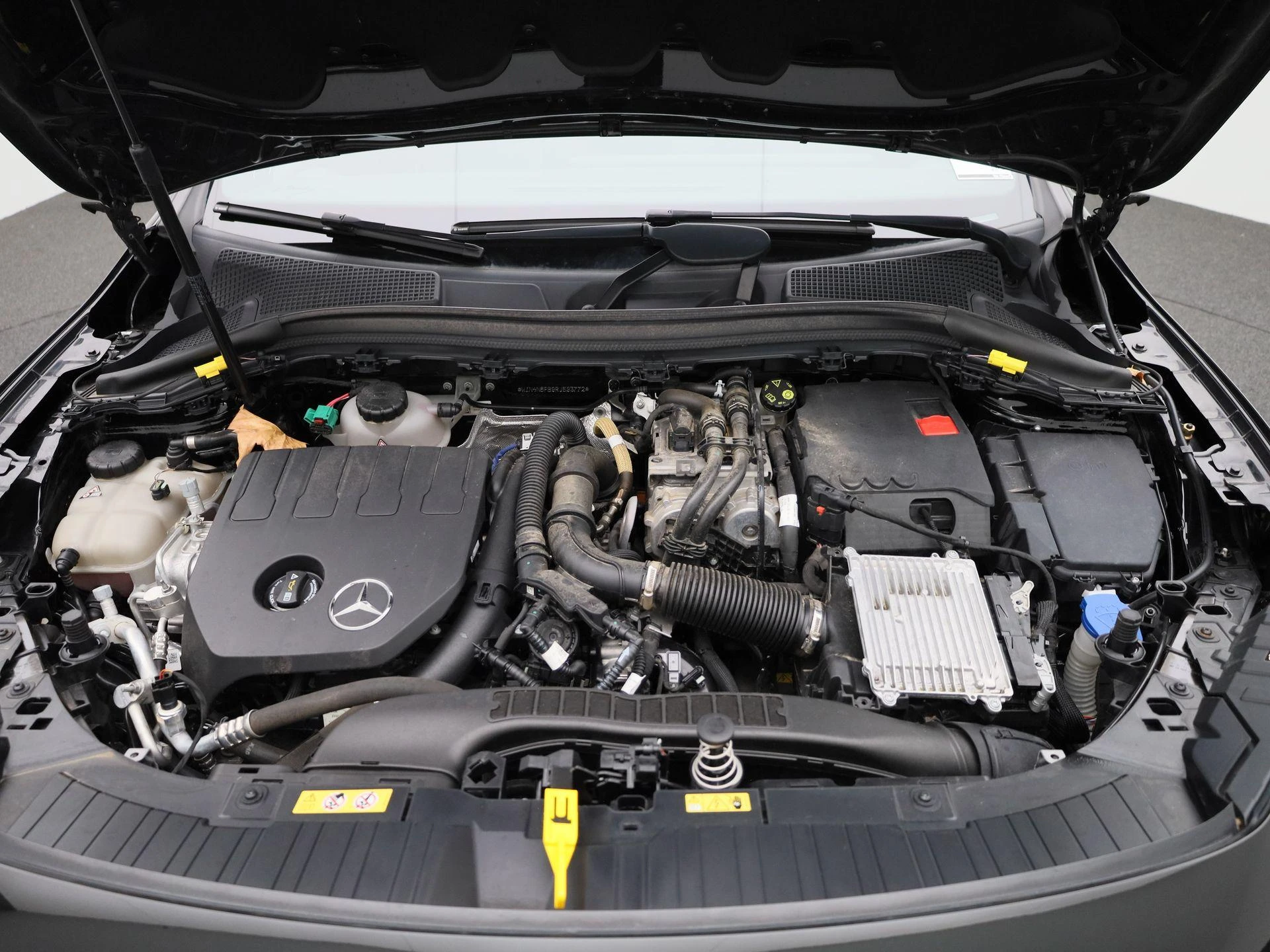 Mercedes-Benz-GLA-image-42