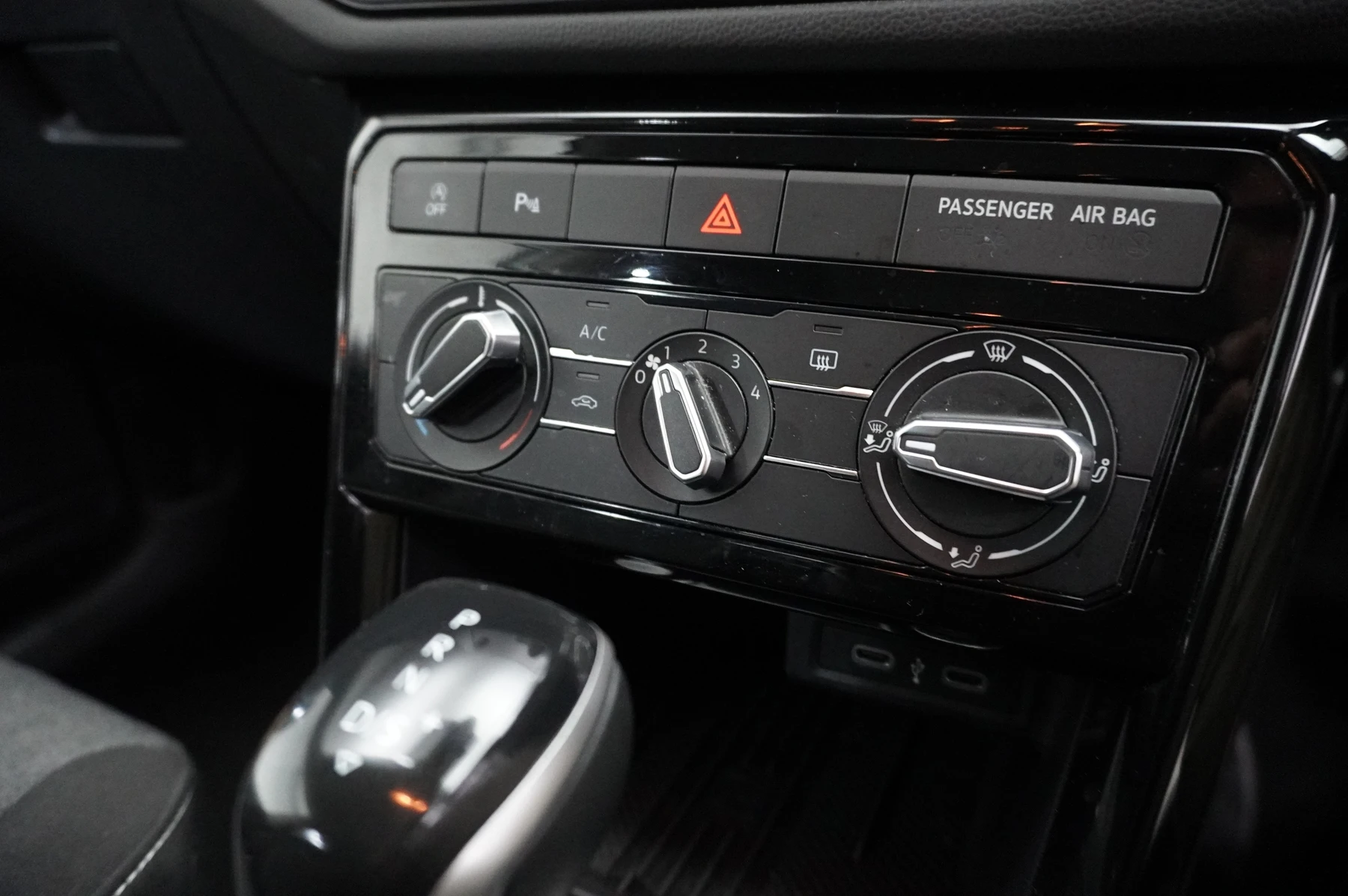 Volkswagen-T-Cross-image-22