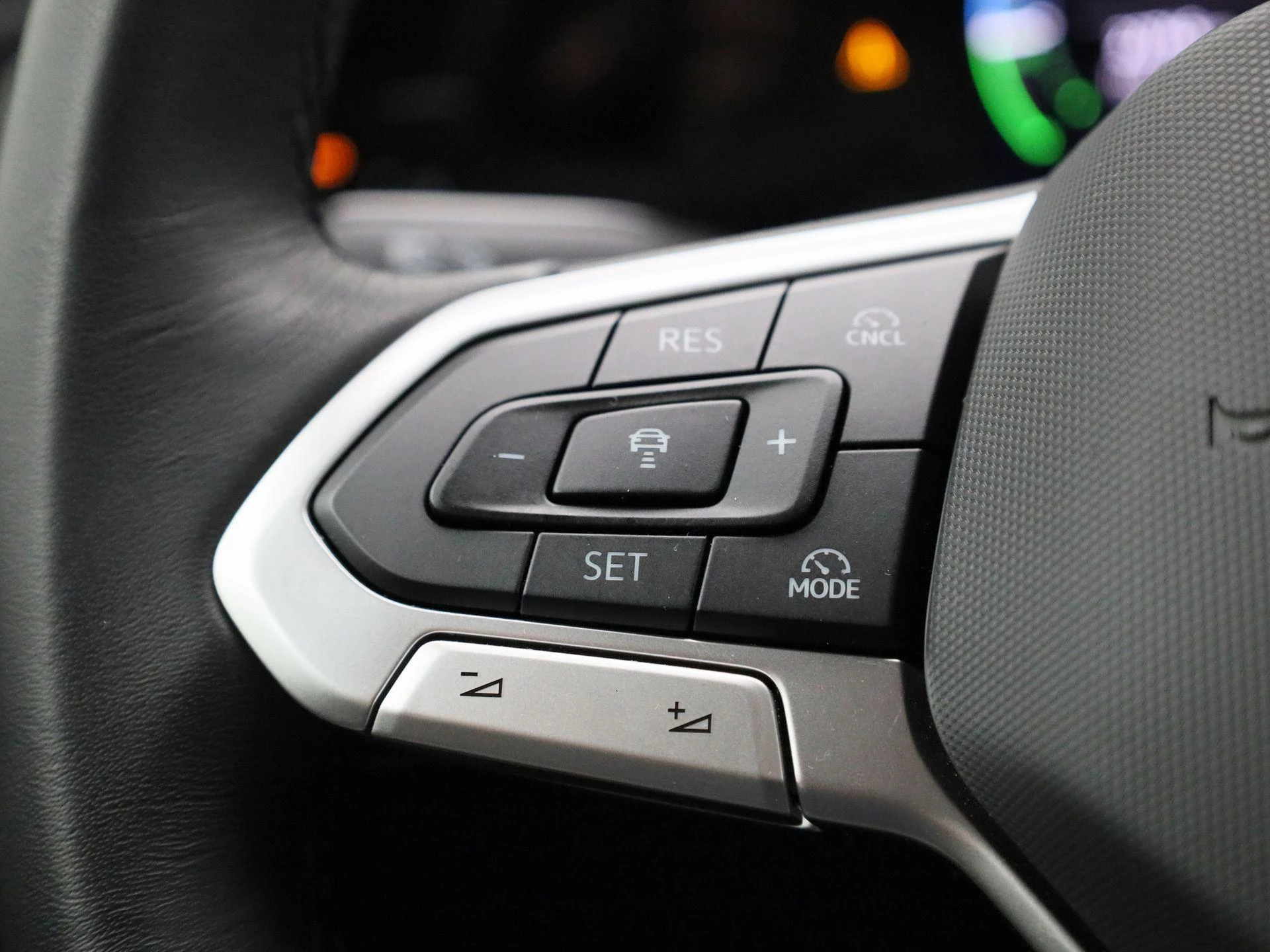 Volkswagen-Golf-image-17