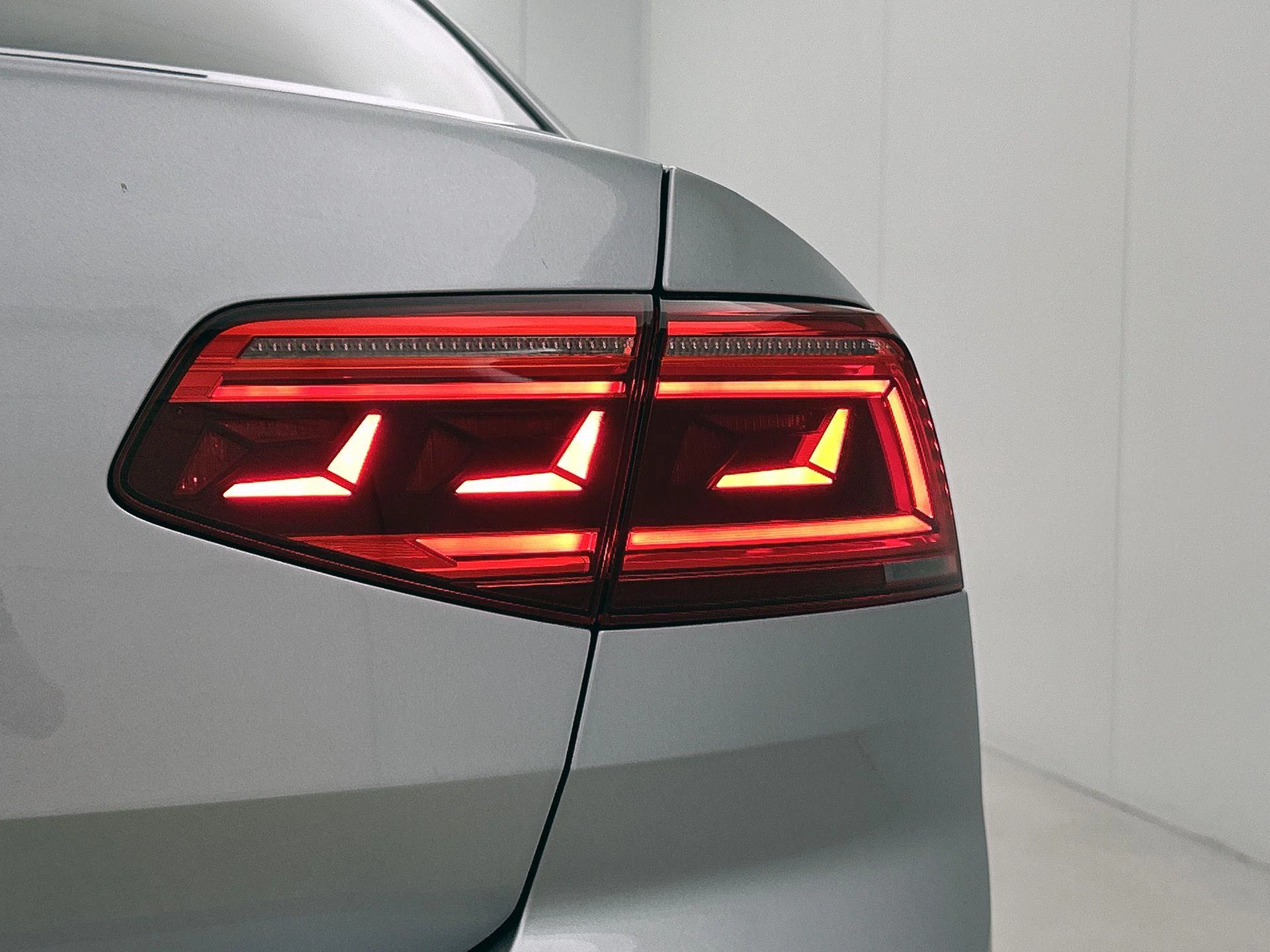 Volkswagen-Passat-image-13