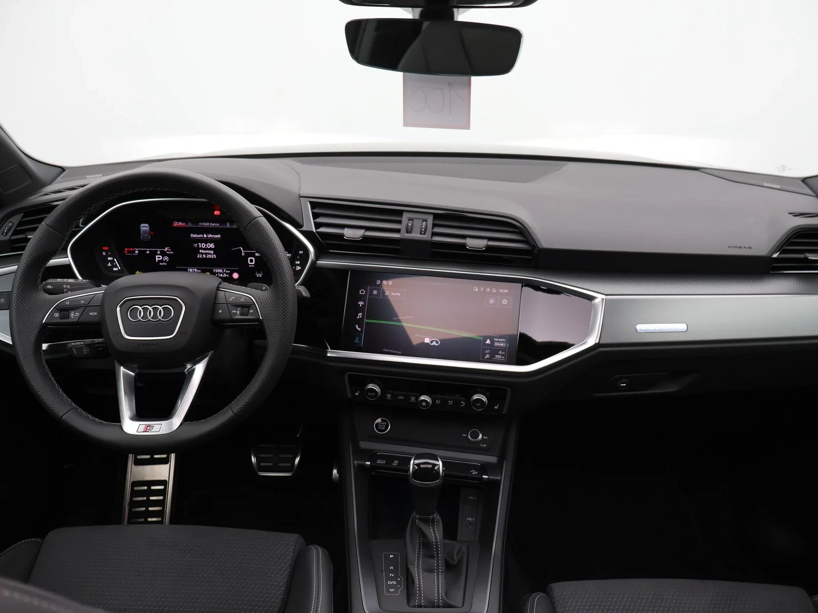 Audi-Q3-image-13