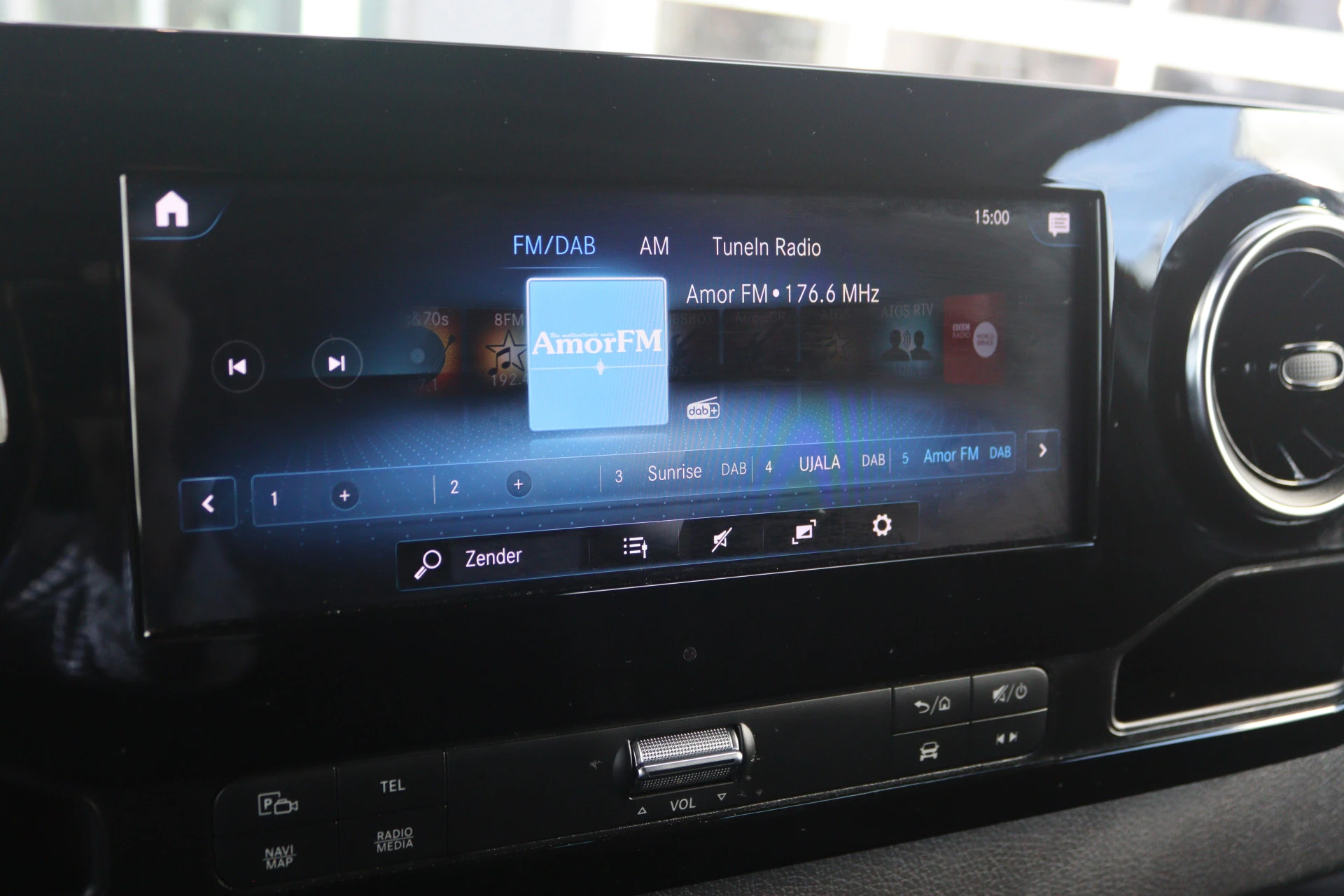 Mercedes-Benz-Sprinter-image-9