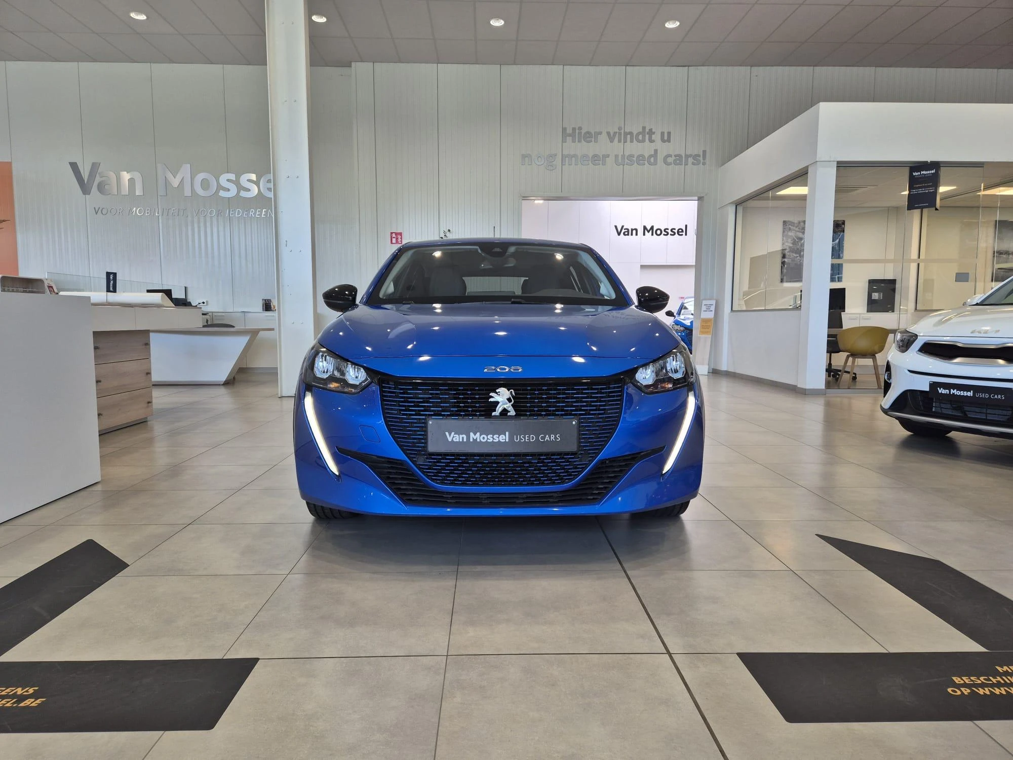 Peugeot-e-208-image-1