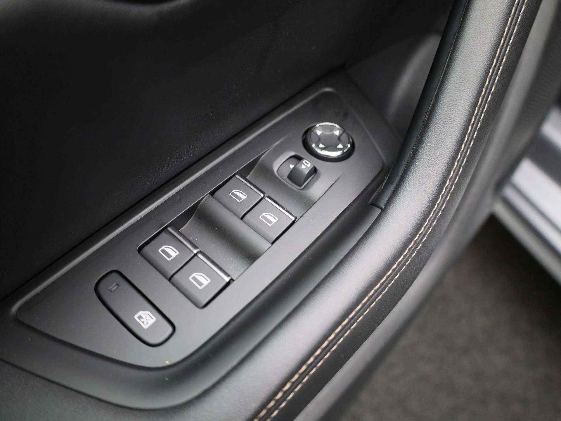 Peugeot-508-image-39