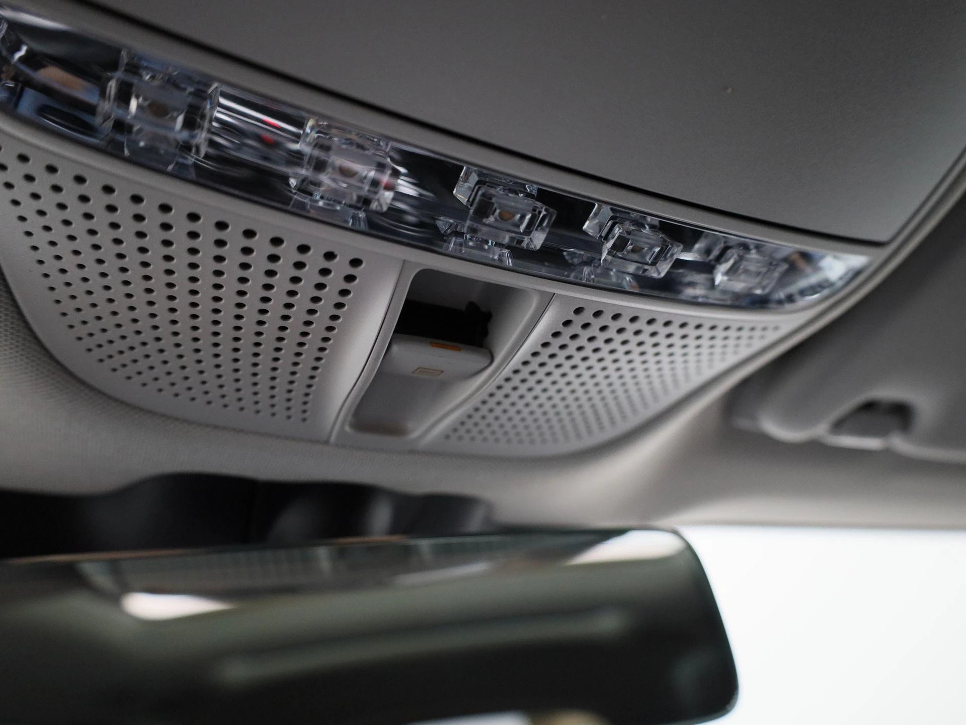Mercedes-Benz-GLC-image-22