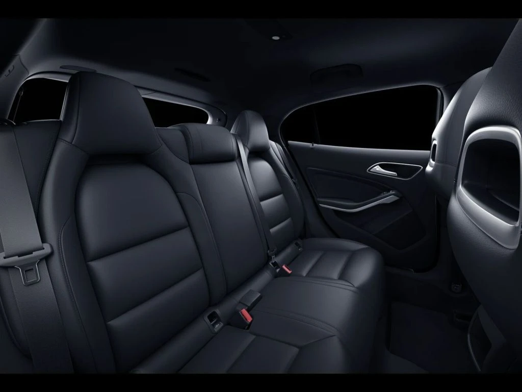Mercedes-Benz-GLA 250-image-10