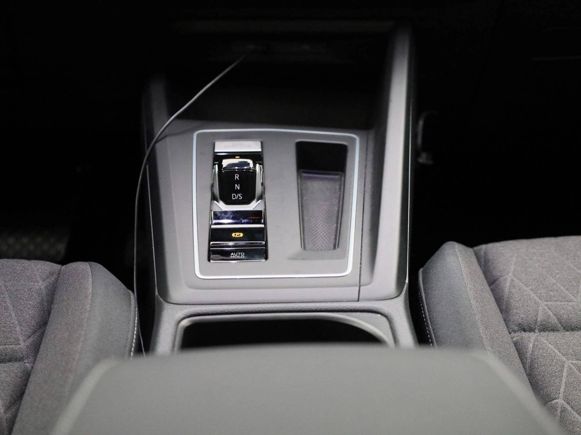Volkswagen-Golf-image-9