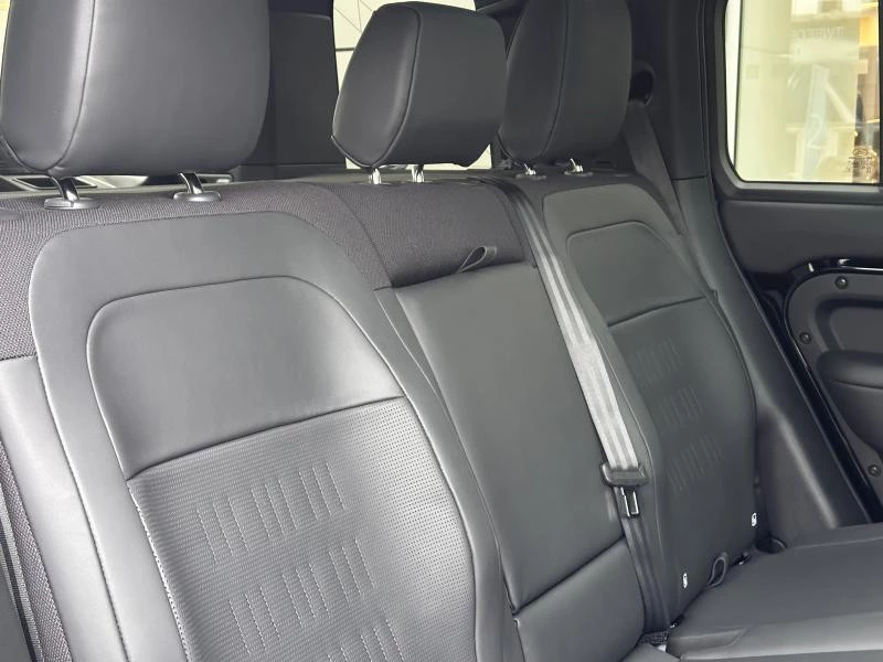 Land Rover Defender 110 P635 OCTA Black Edition AWD Auto. 26MY