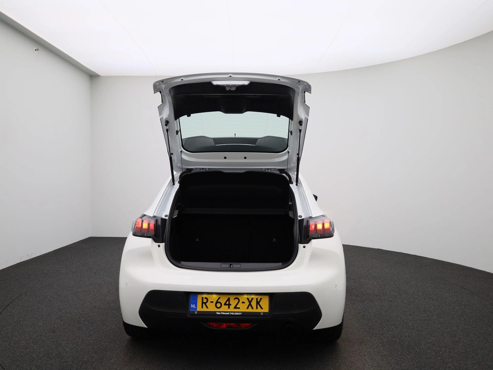 Peugeot-208-image-10