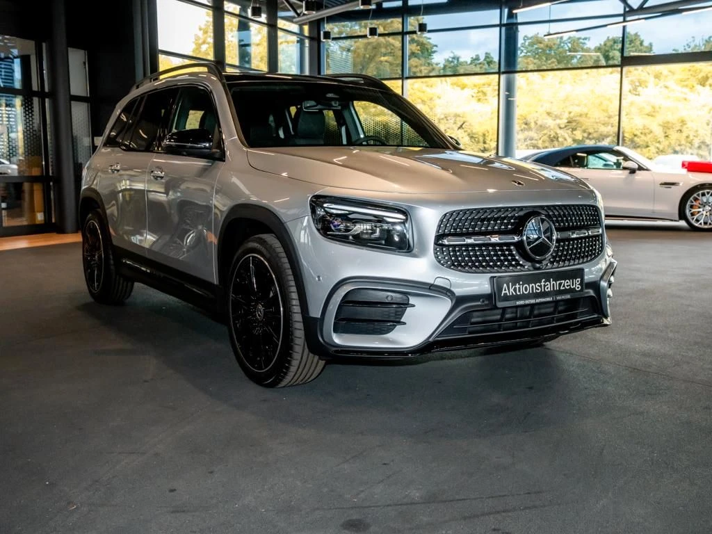 Mercedes-Benz-GLB 200 d-image-3
