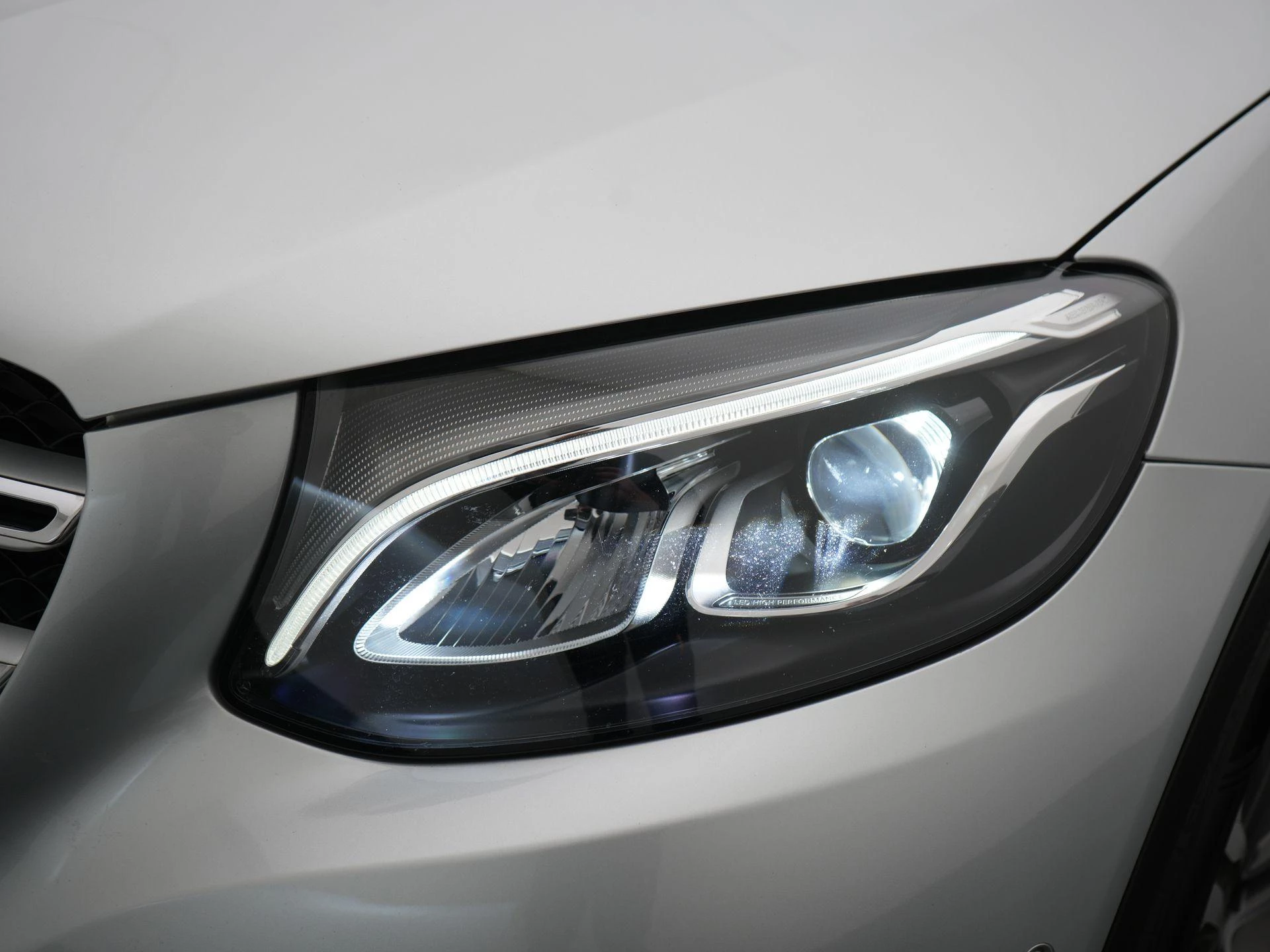 Mercedes-Benz-GLC-image-11