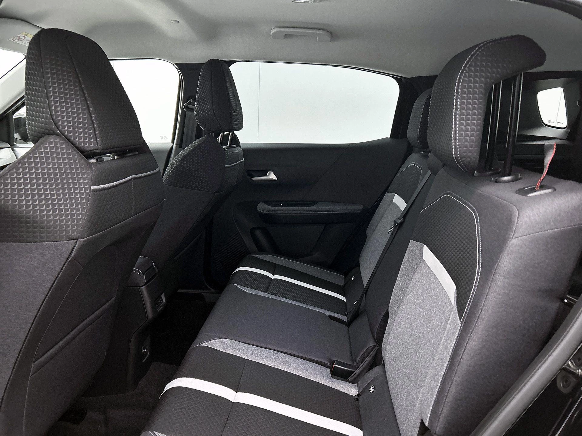 Opel-Frontera-image-25