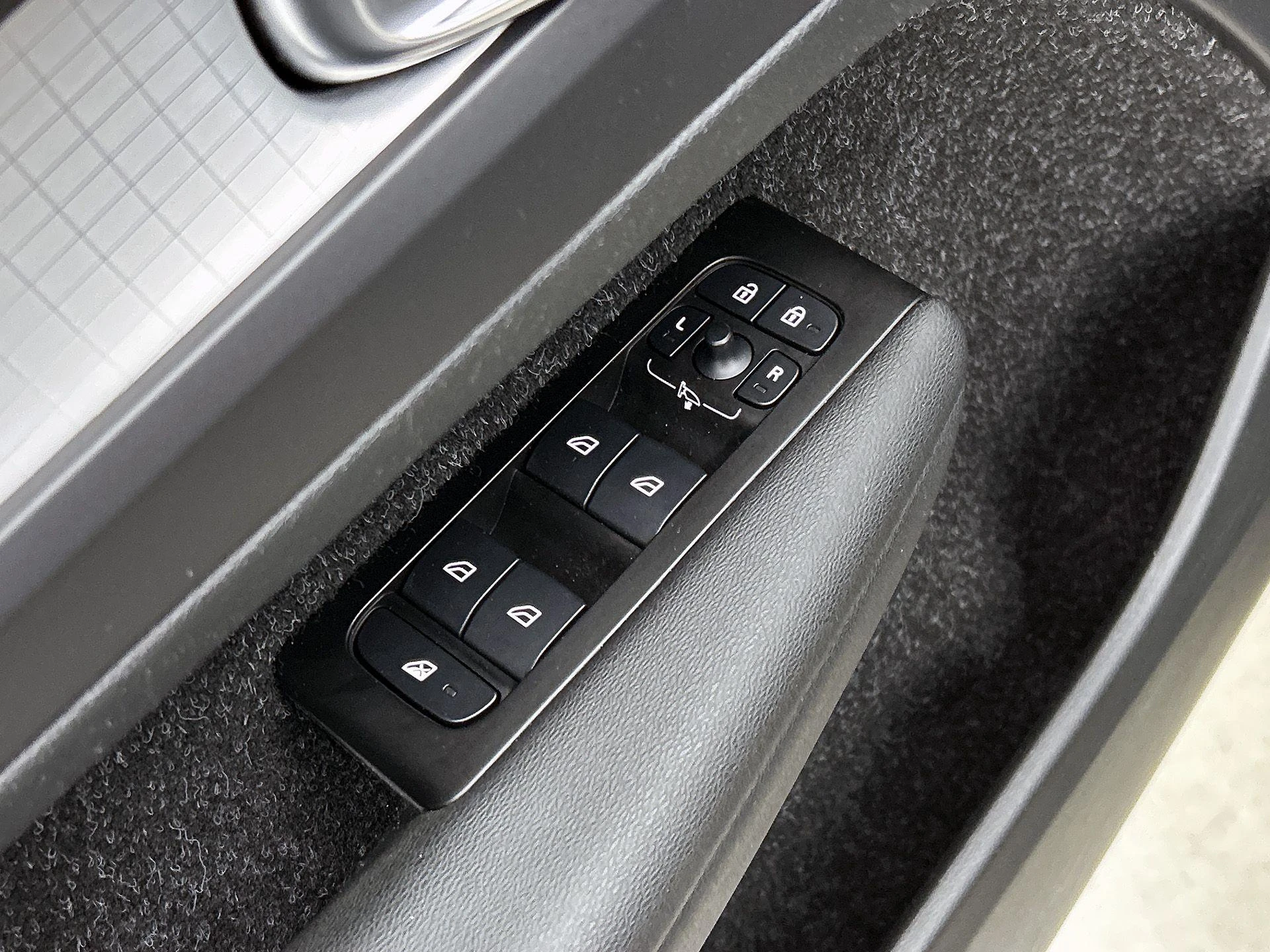 Volvo-XC40-image-27