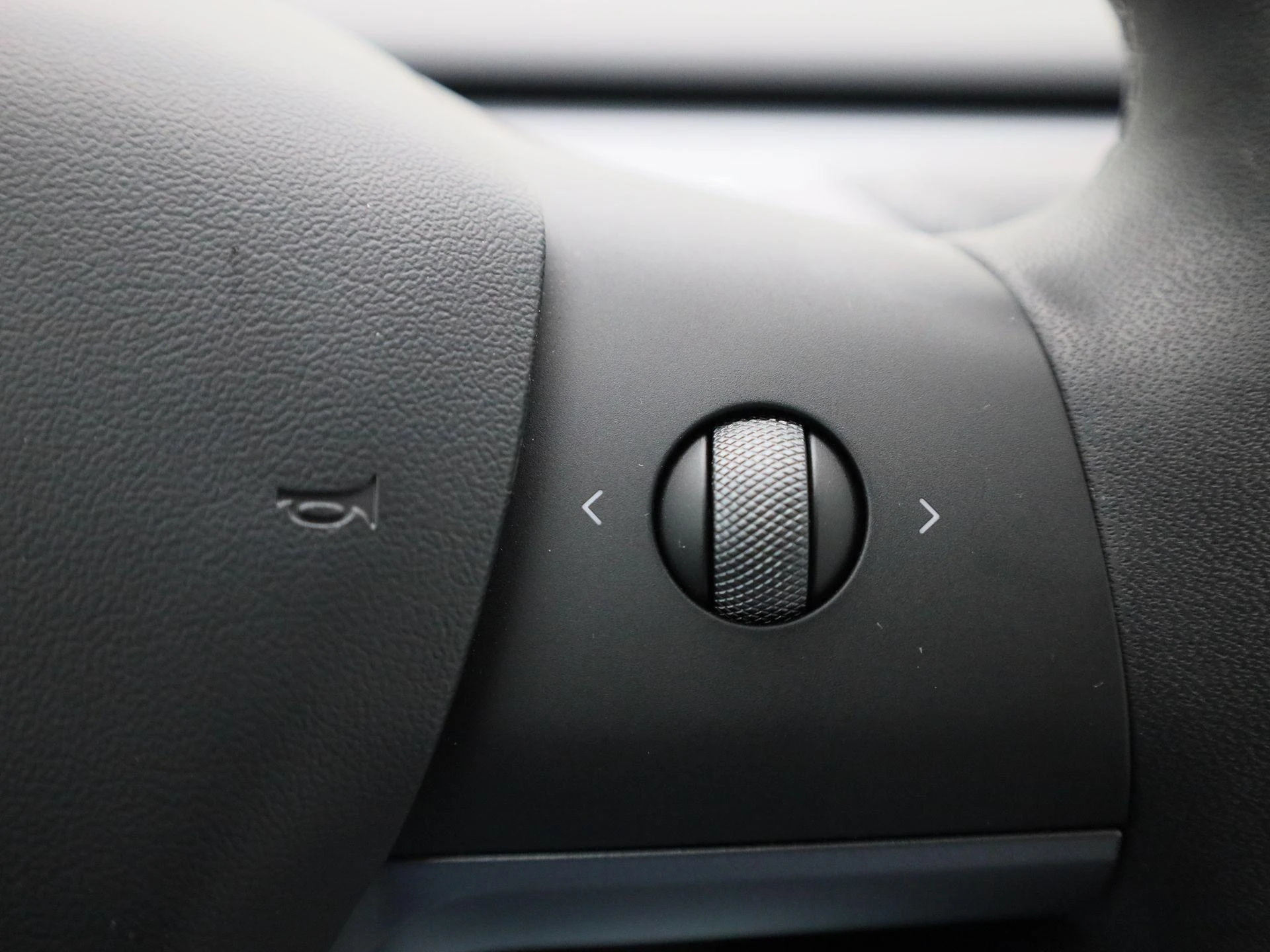 Tesla-Model 3-image-25