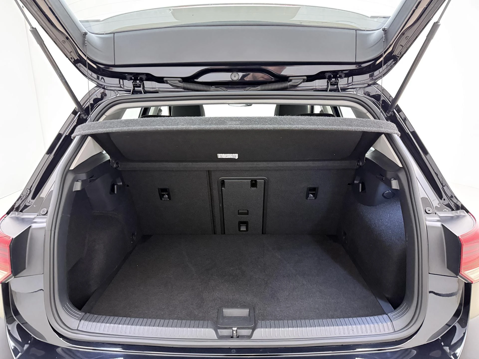 Volkswagen-Golf-image-3