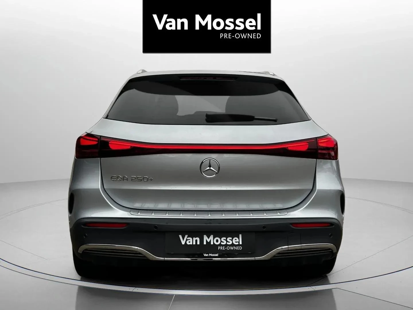 Mercedes-Benz-EQA-image-3