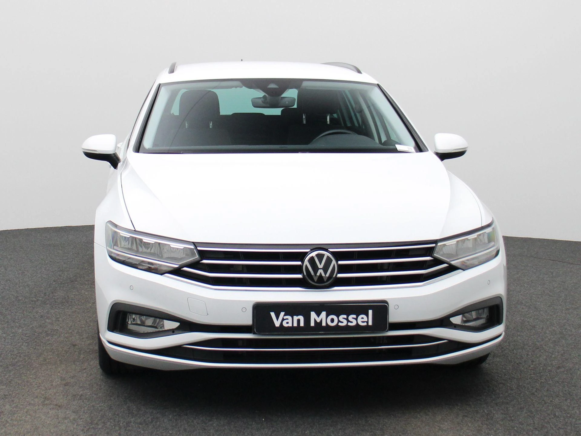 Volkswagen-Passat-image-2