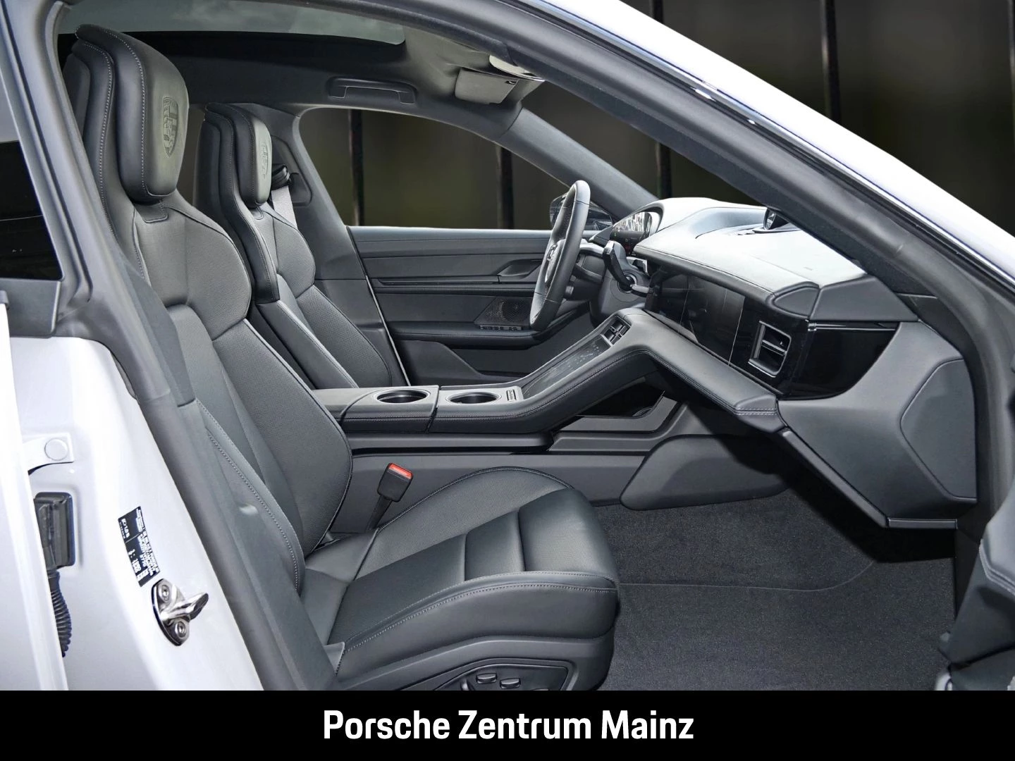 Porsche Taycan Sport Turismo Black Edition InnoDrive black edition