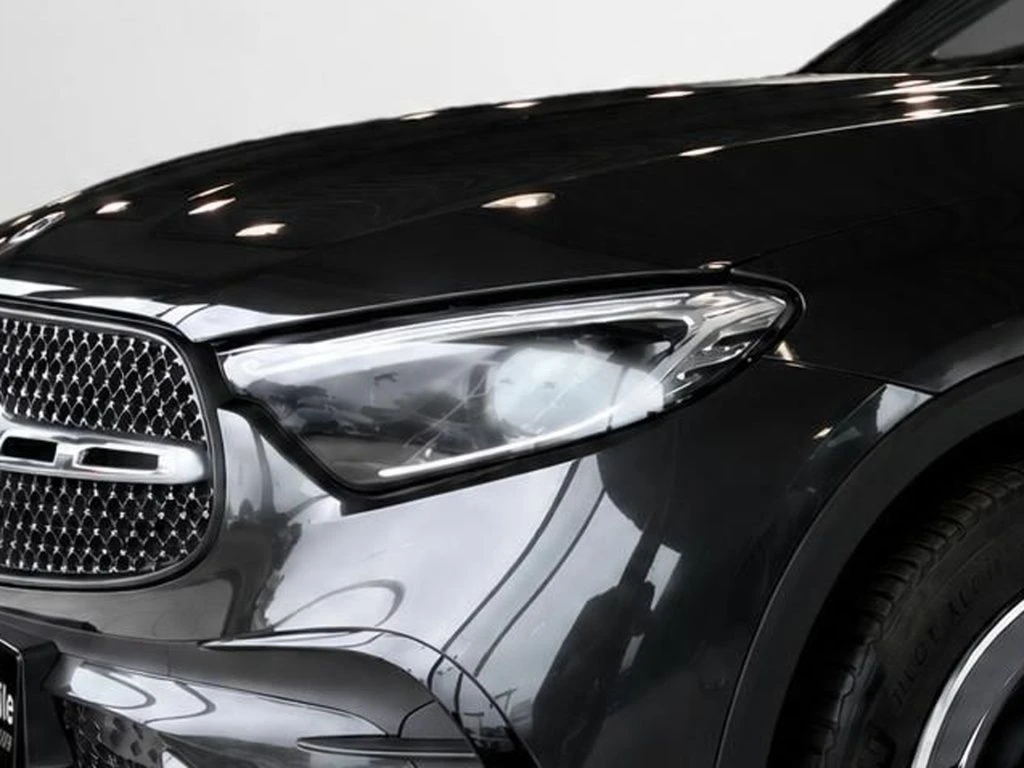 Mercedes-Benz-GLC 300 d-image-4