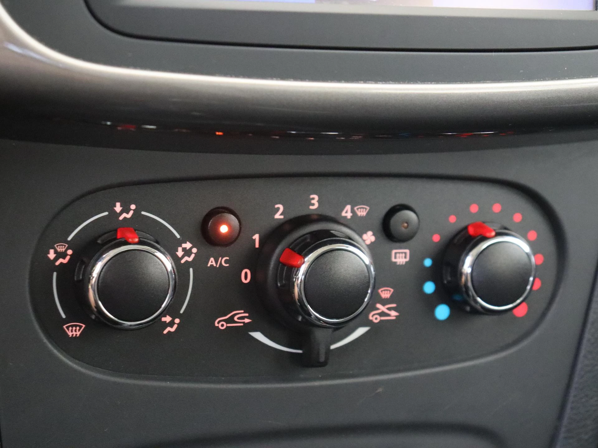 Dacia-Sandero Stepway-image-17