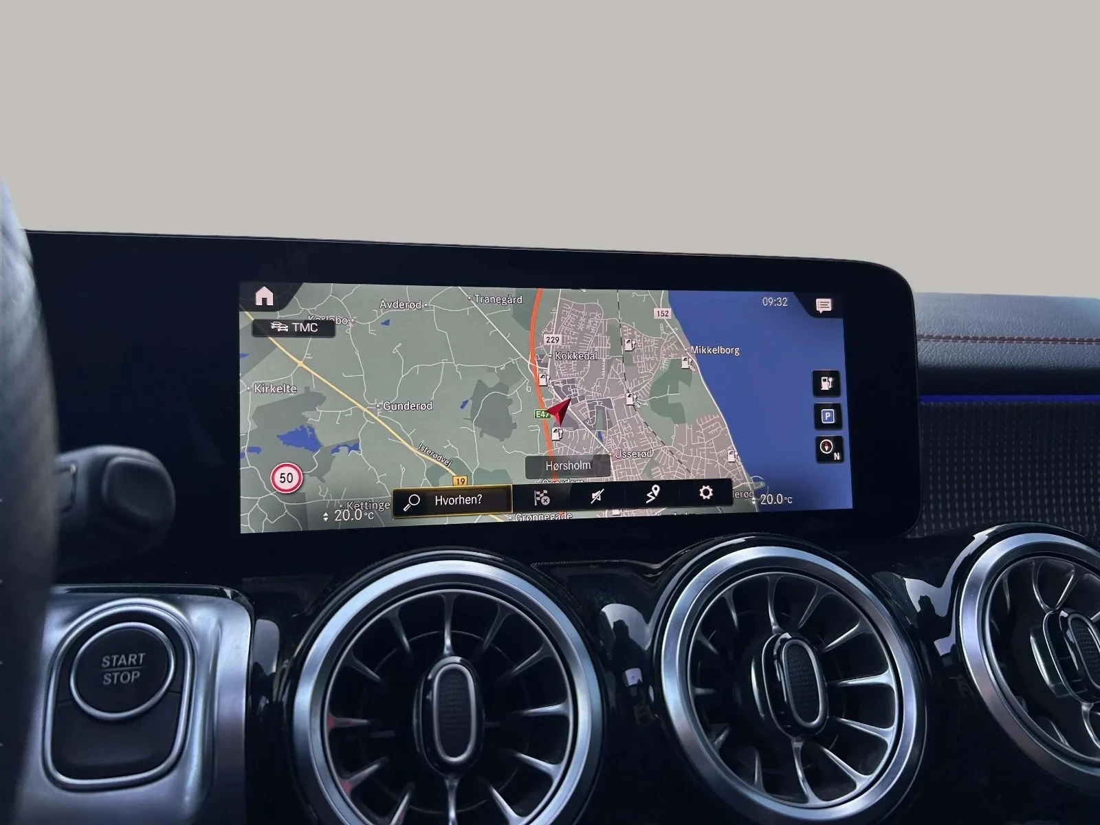 Mercedes-Benz-EQB-image-14