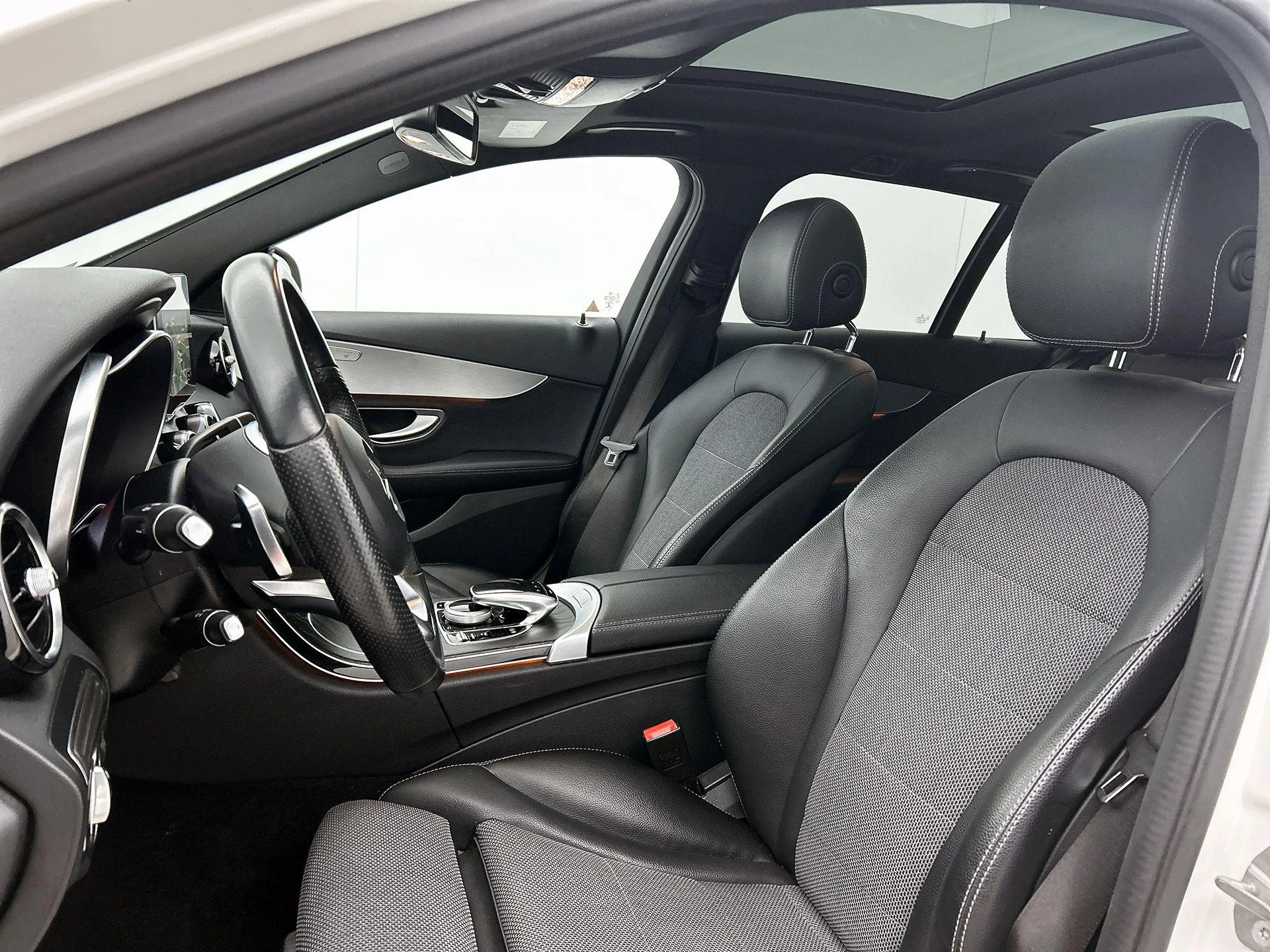 Mercedes-Benz-C-Klasse-image-36
