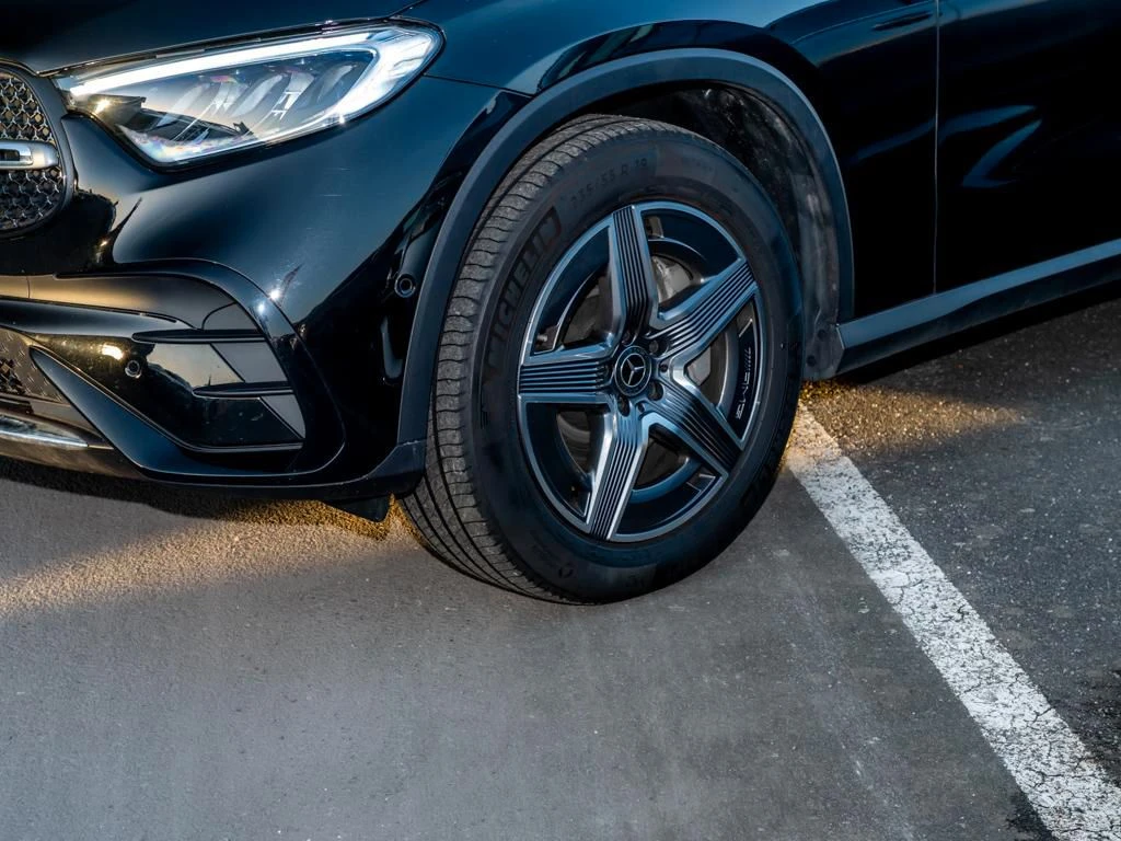 Mercedes-Benz-GLC 300 d-image-6