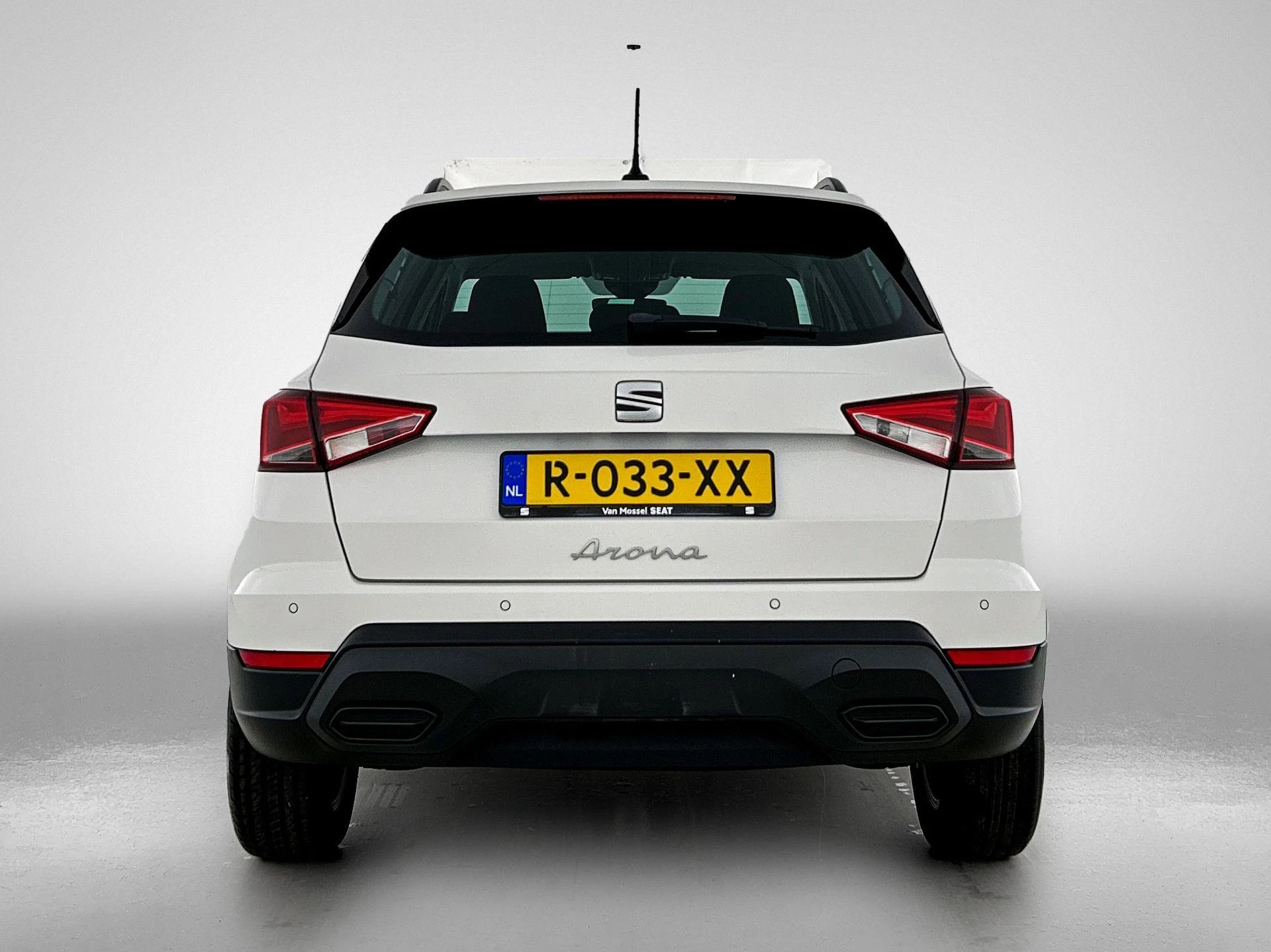 SEAT-Arona-image-2