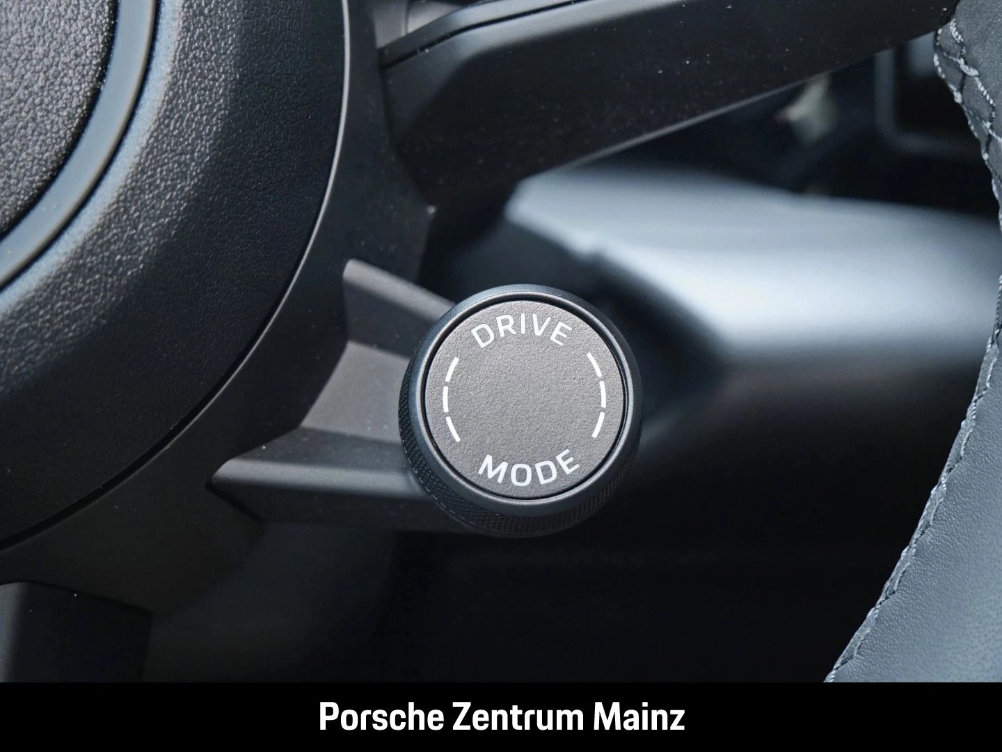 Porsche Macan 4 Luftfederung PASM 21-Zoll LED-Matrix -
